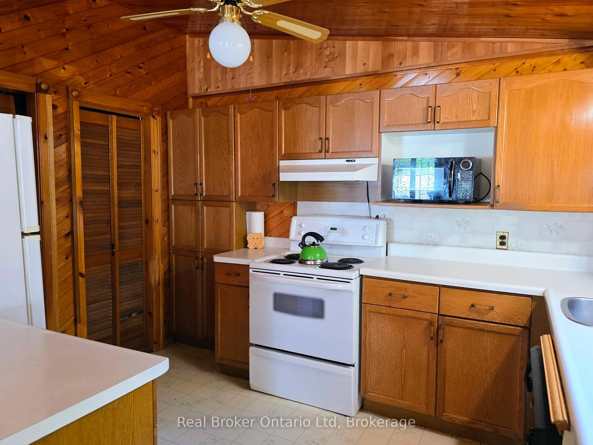 Photo 11 of 9 Burton Crescent S, South Bruce Peninsula — HOMEH