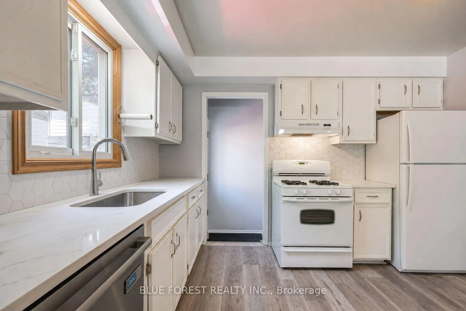Photo 17 of 1674 Aldersbrook Road, London, North F — HOMEH