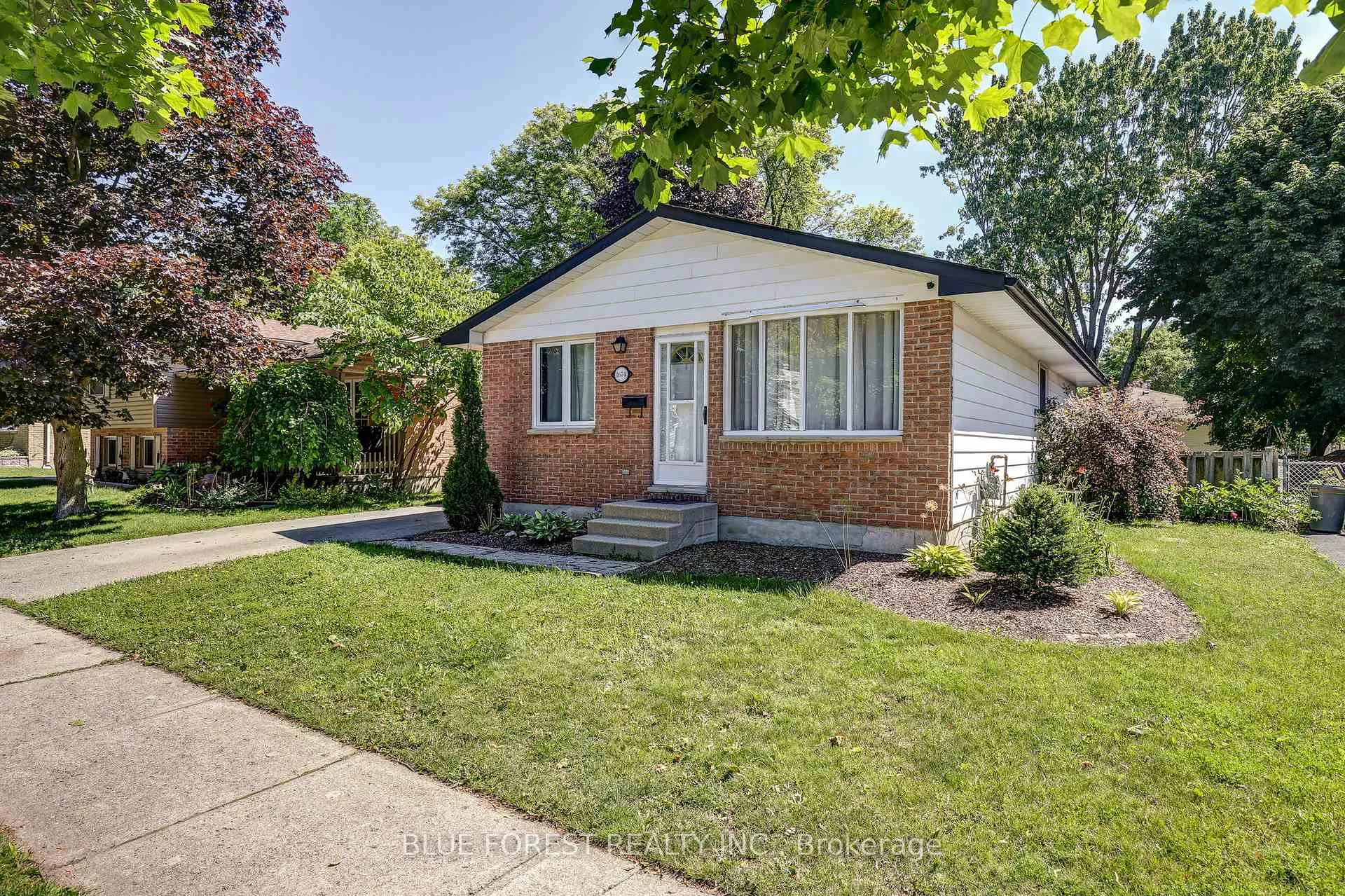 Photo 75 of 1674 Aldersbrook Road, London, North F — HOMEH