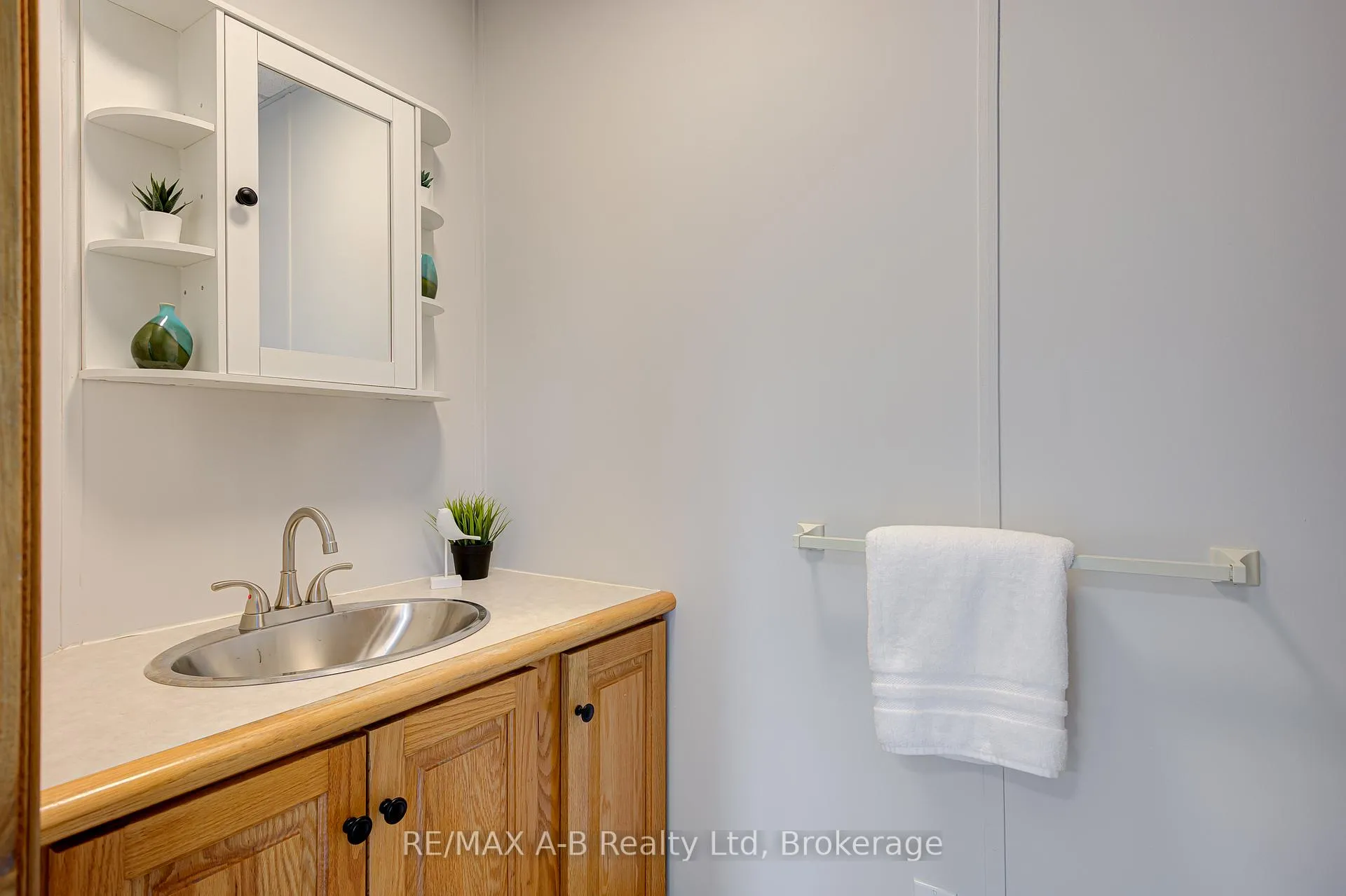 Photo 23 of 2927 Line 34, Perth East, North Easthope — HOMEH