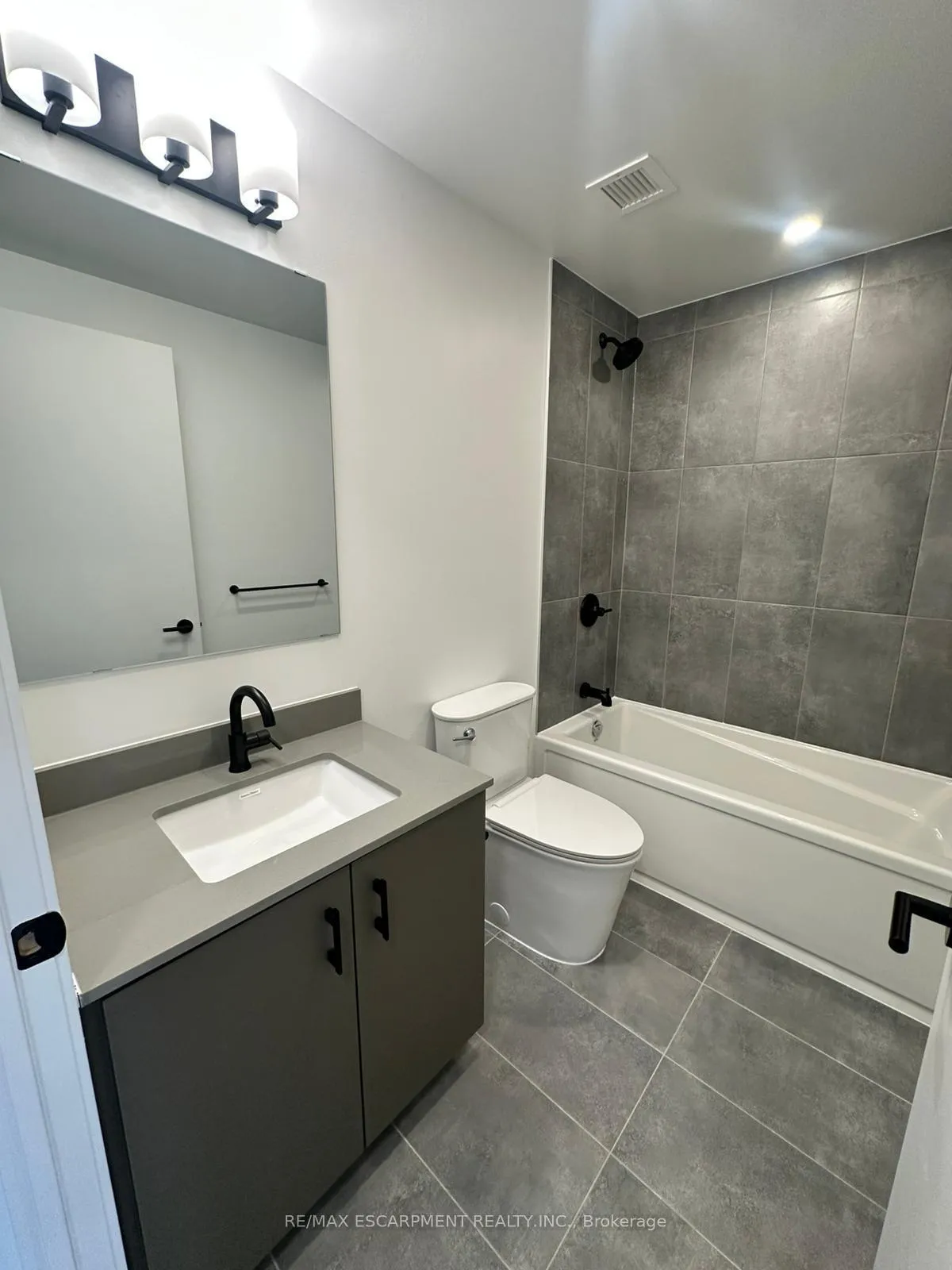 Photo 10 of Unit C1408, 4878 Powers Common, Burlington, Alton — HOMEH