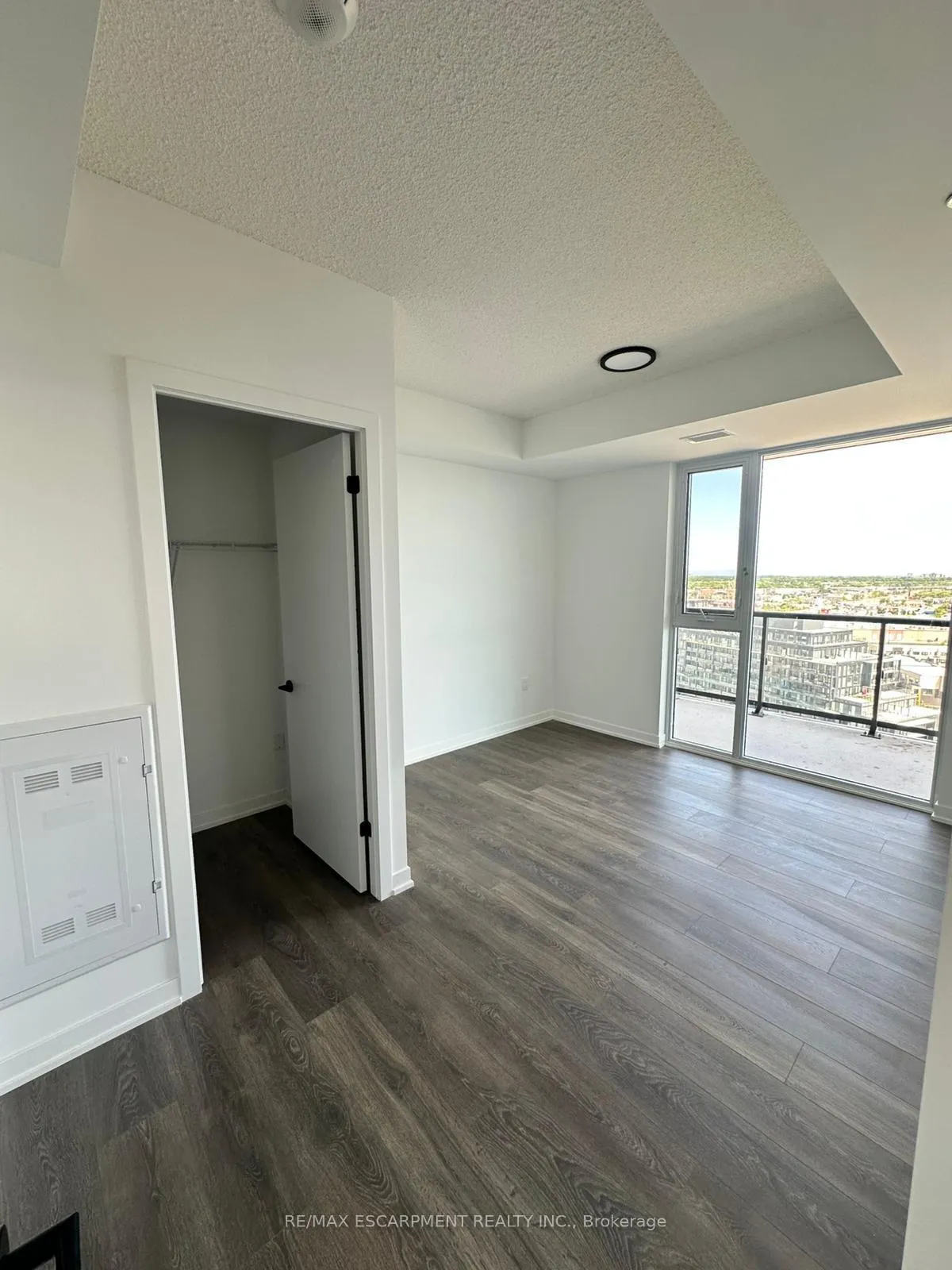 Photo 16 of Unit C1408, 4878 Powers Common, Burlington, Alton — HOMEH