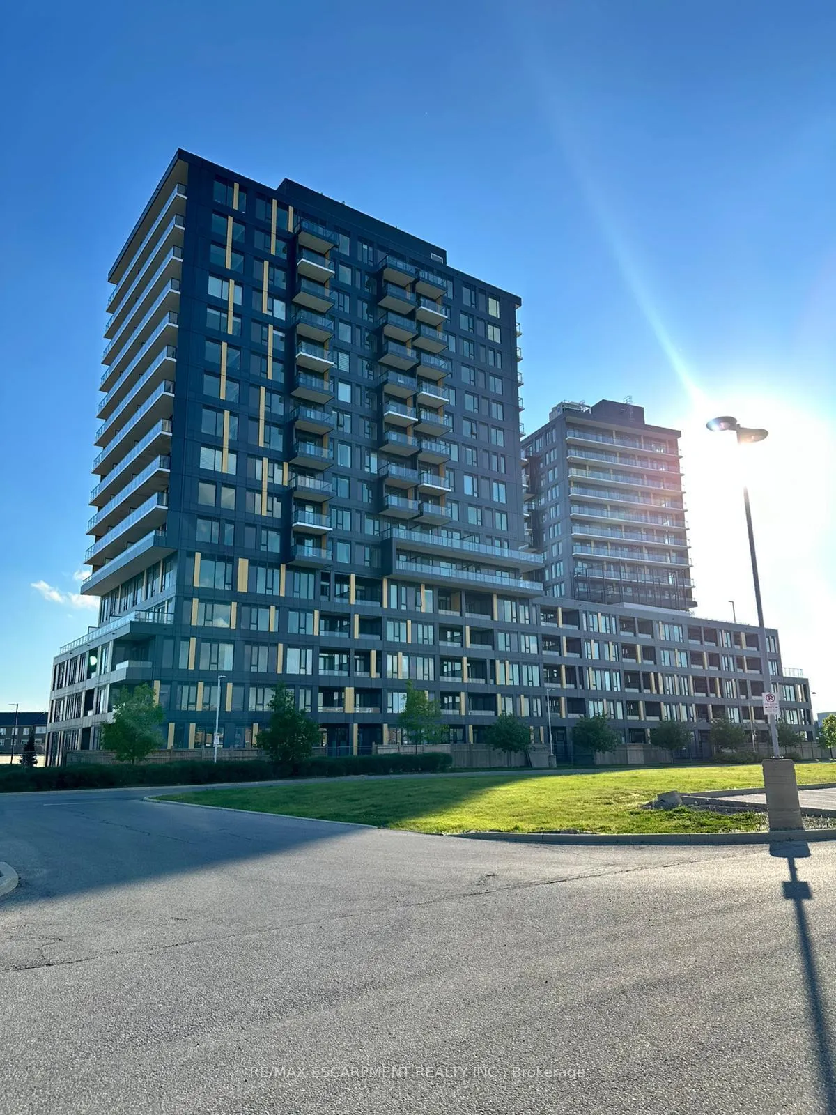 Photo 30 of Unit C1408, 4878 Powers Common, Burlington, Alton — HOMEH