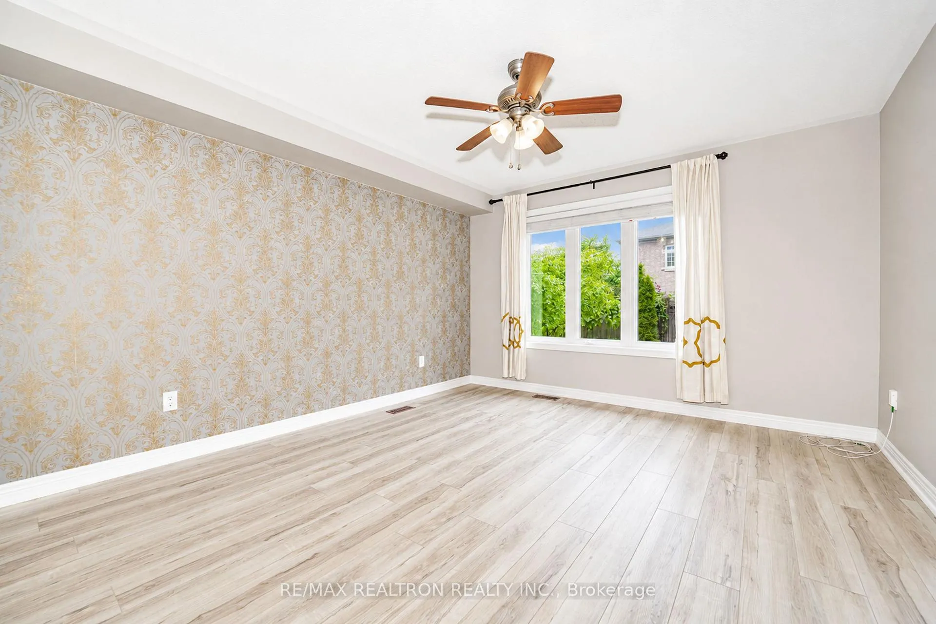 Photo 5 of 8 Maidstone Way, Whitby, Taunton North — HOMEH