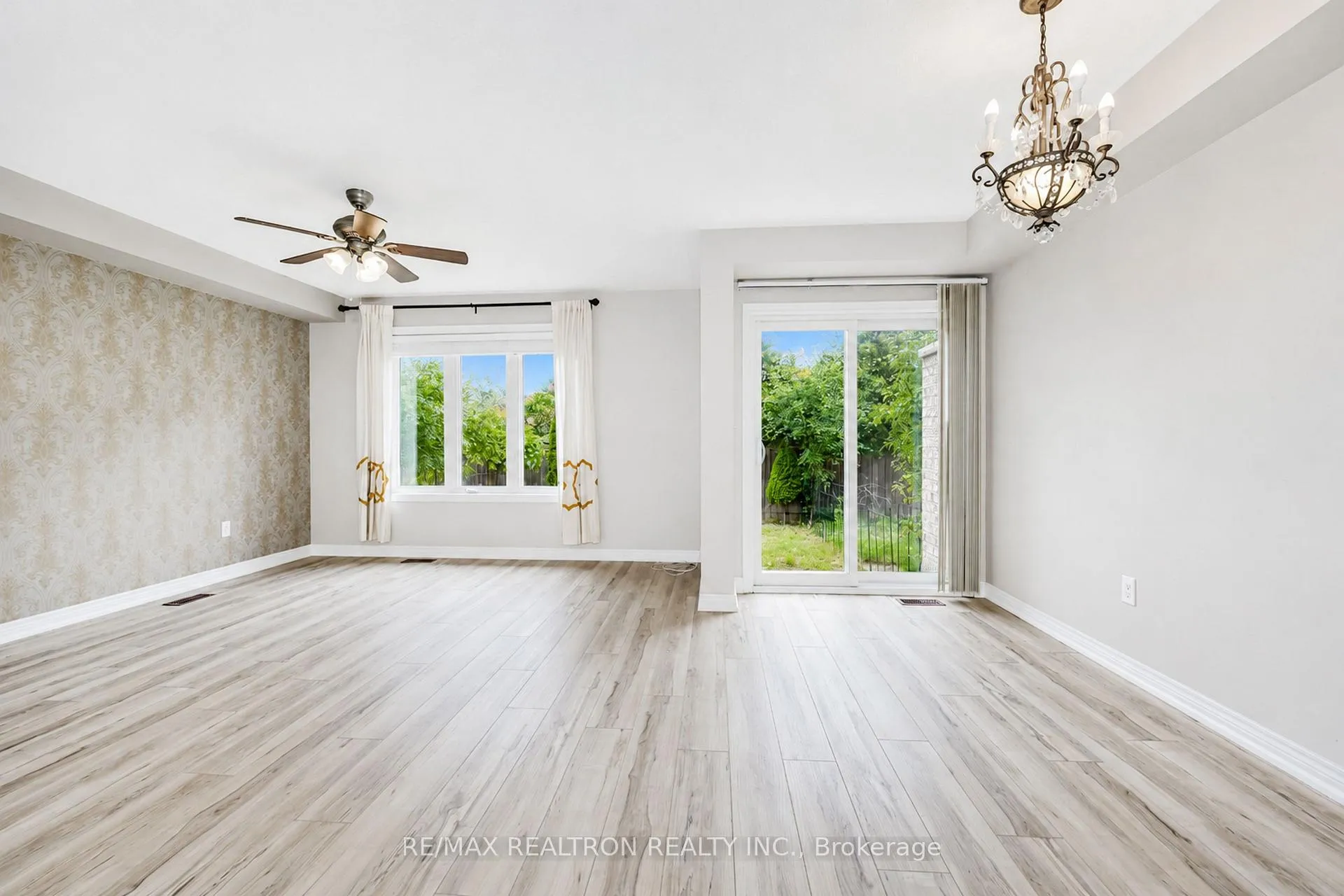 Photo 7 of 8 Maidstone Way, Whitby, Taunton North — HOMEH