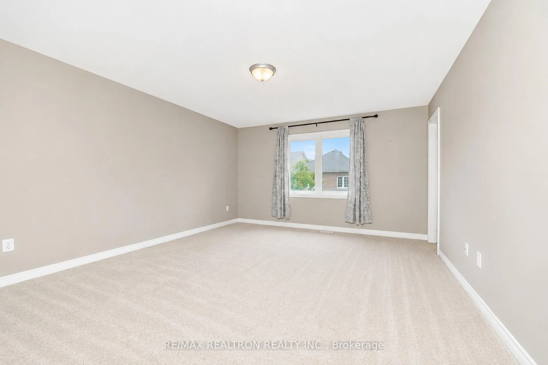 Photo 18 of 8 Maidstone Way, Whitby, Taunton North — HOMEH