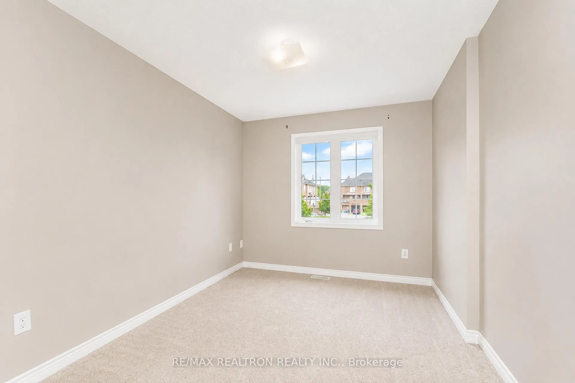 Photo 22 of 8 Maidstone Way, Whitby, Taunton North — HOMEH