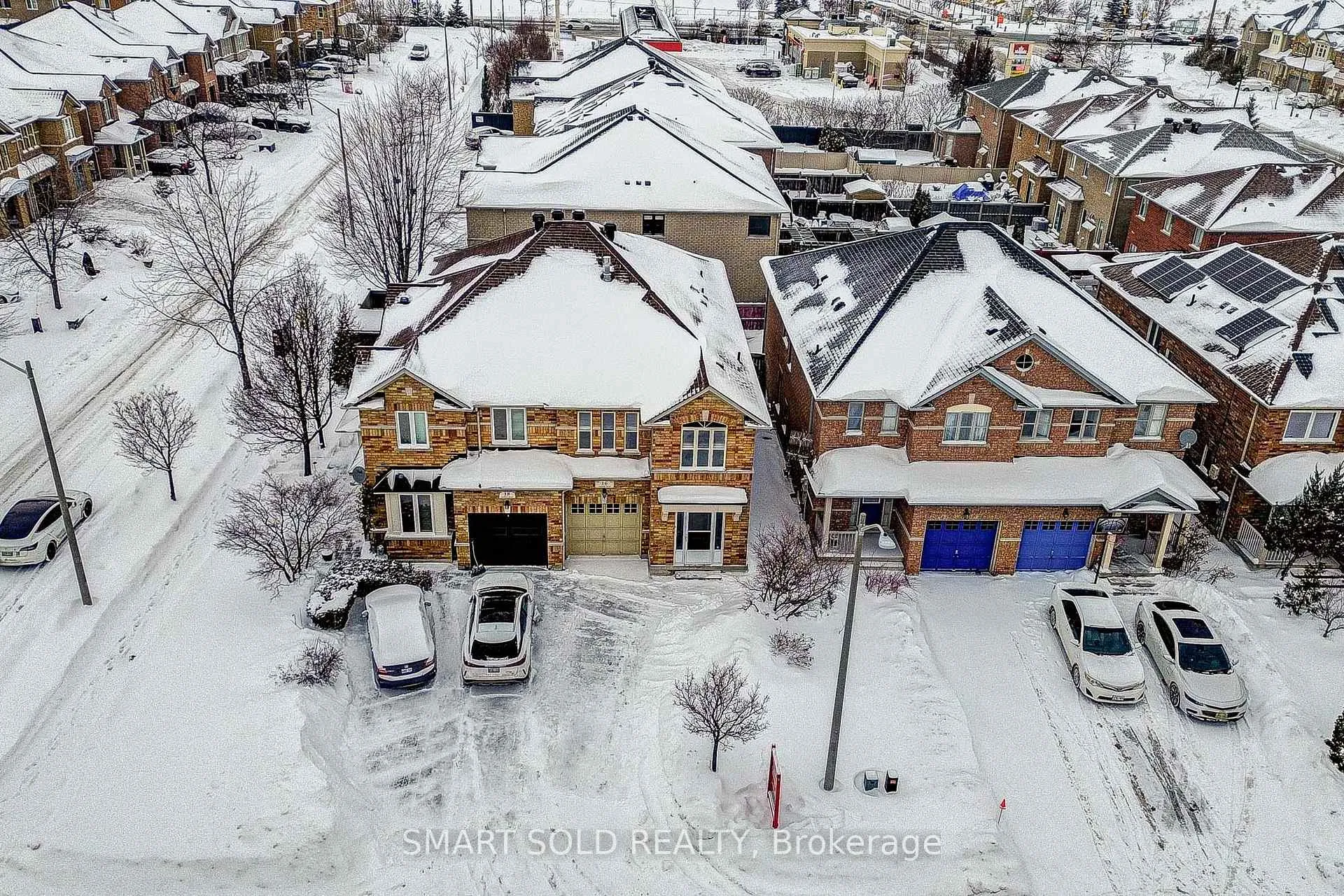 Photo 3 of 16 Lealinds Road, Vaughan, Patterson — HOMEH