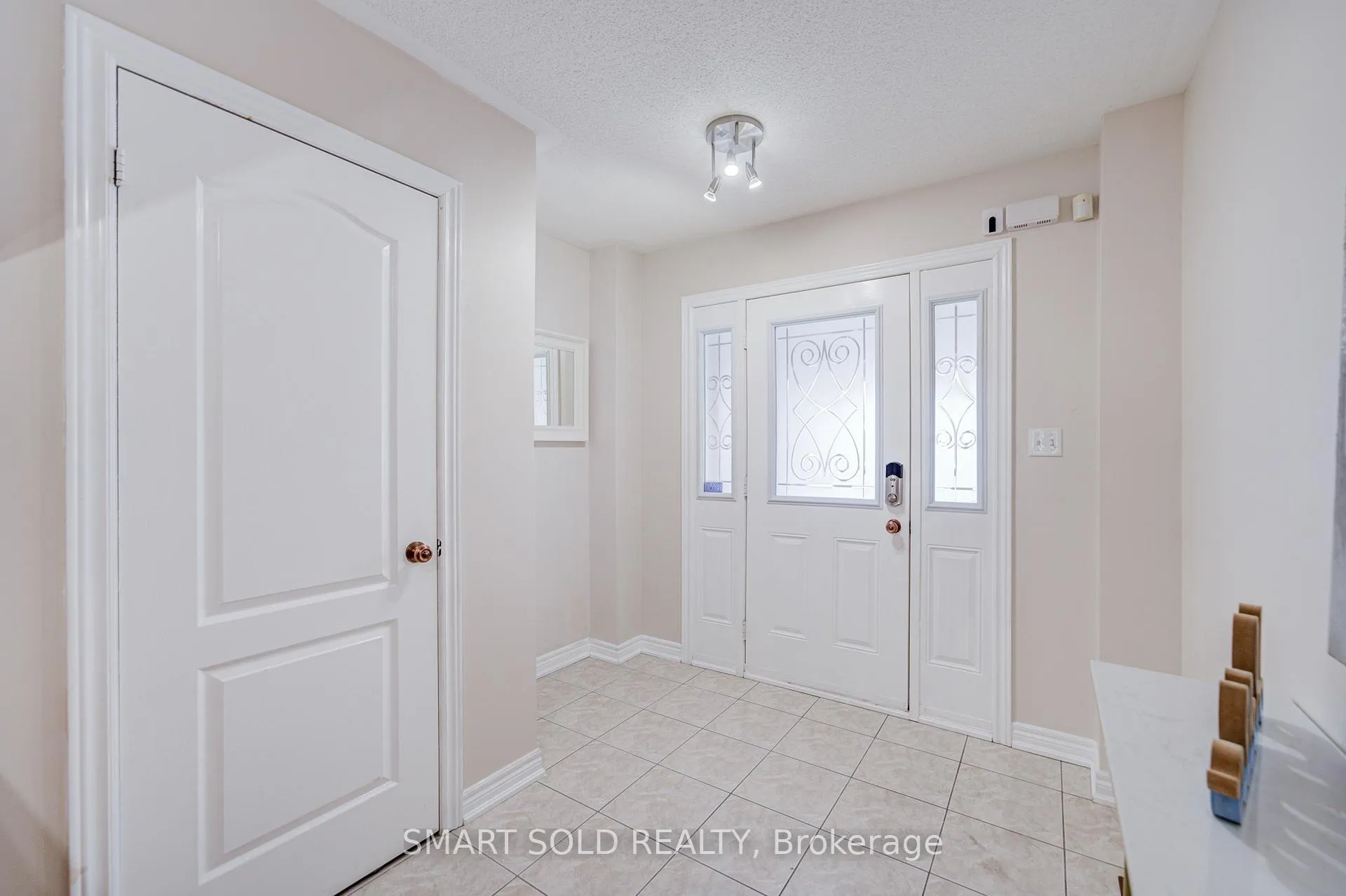 Photo 6 of 16 Lealinds Road, Vaughan, Patterson — HOMEH