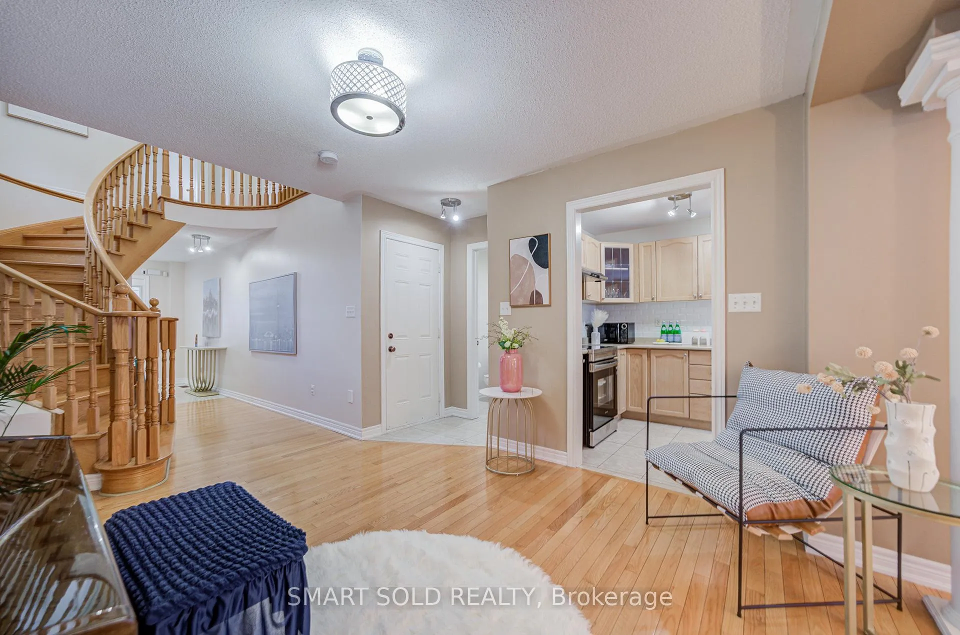 Photo 11 of 16 Lealinds Road, Vaughan, Patterson — HOMEH