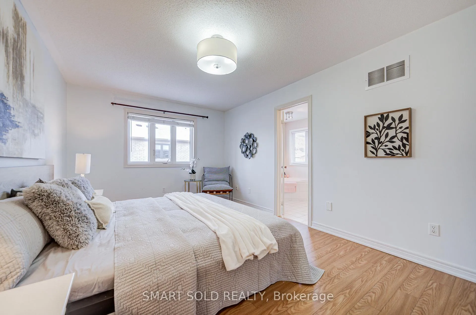 Photo 23 of 16 Lealinds Road, Vaughan, Patterson — HOMEH