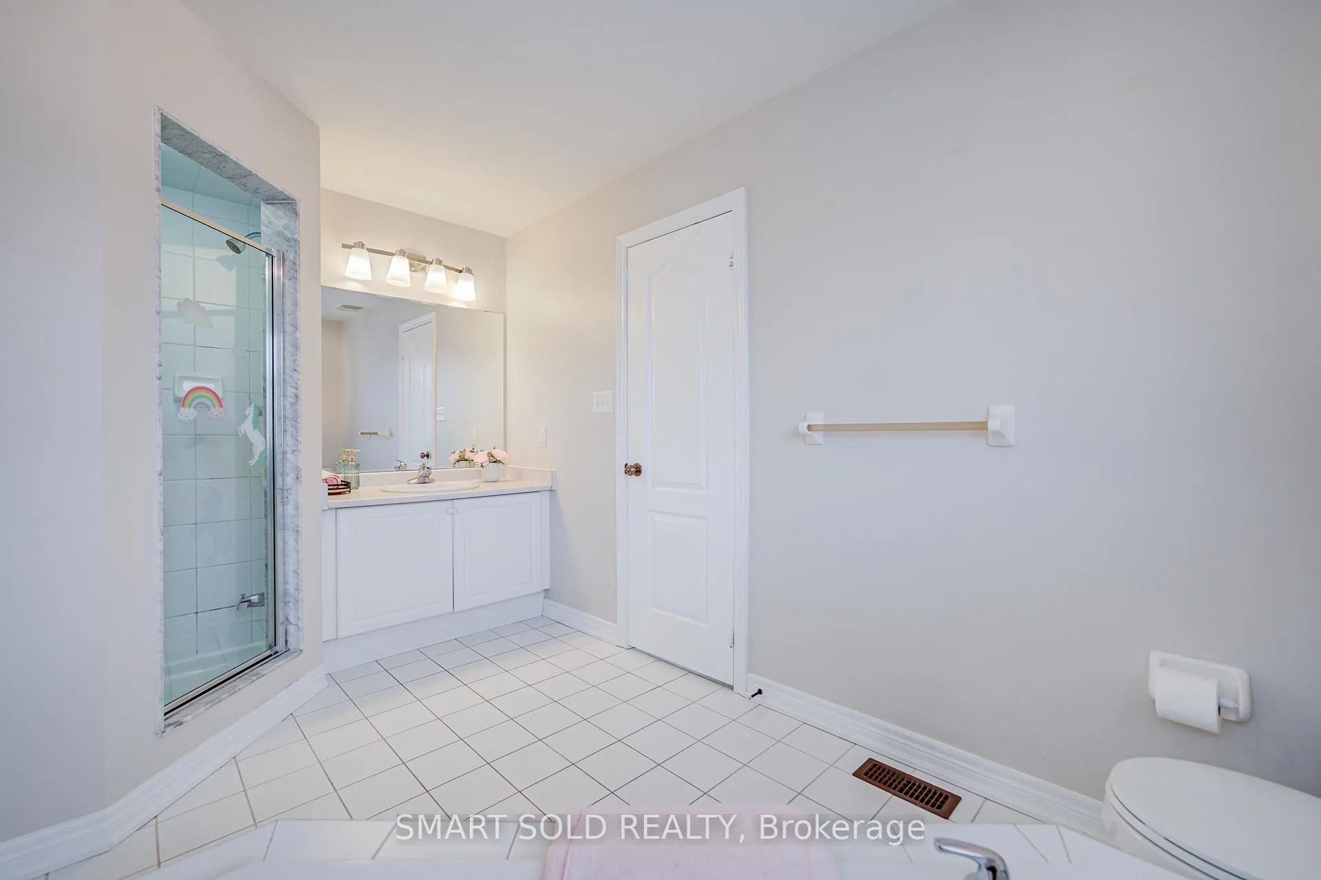 Photo 24 of 16 Lealinds Road, Vaughan, Patterson — HOMEH