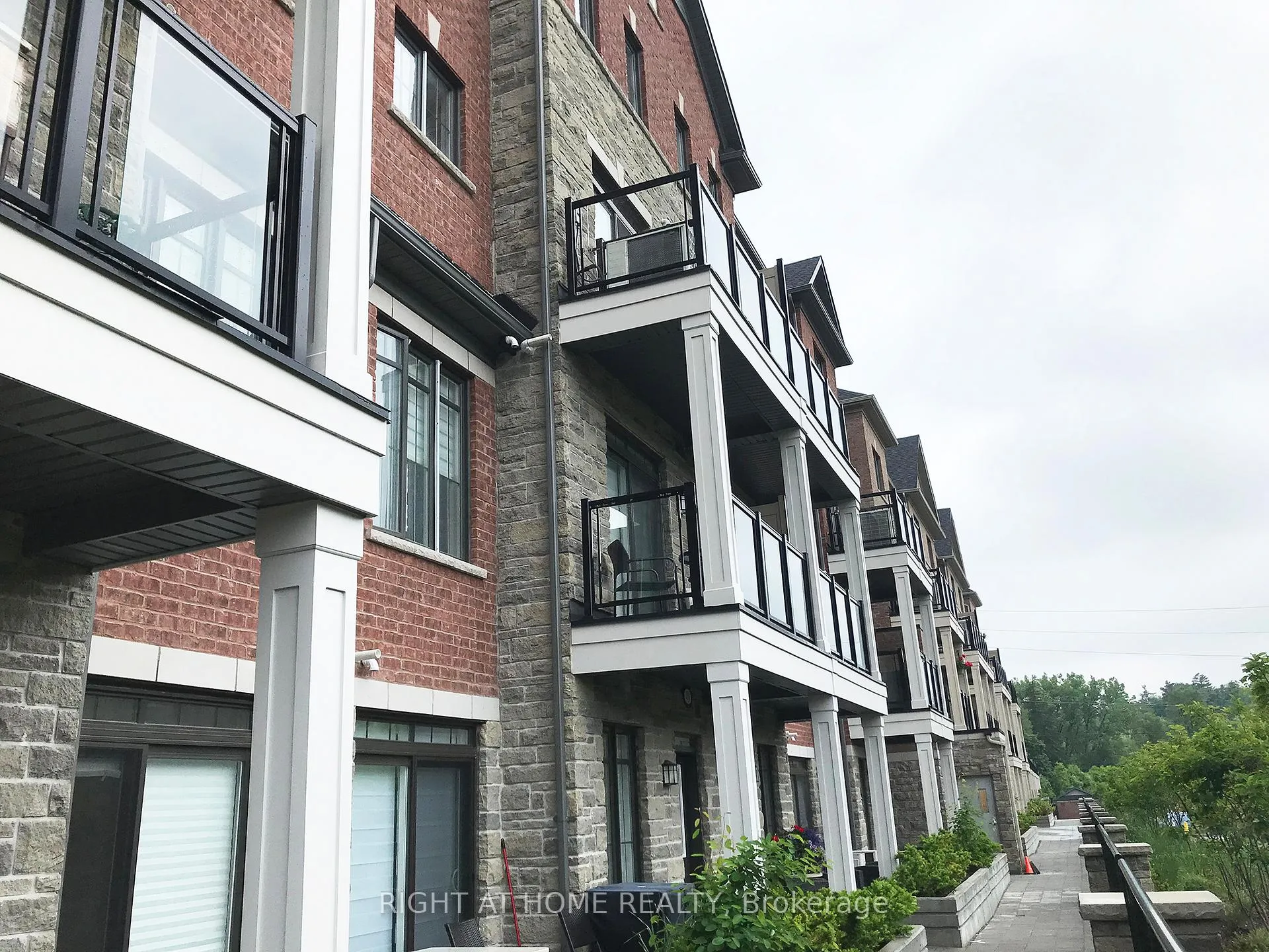 Photo 2 of Unit 413, 201 Pine Grove Road, Vaughan, Islington Woods — HOMEH