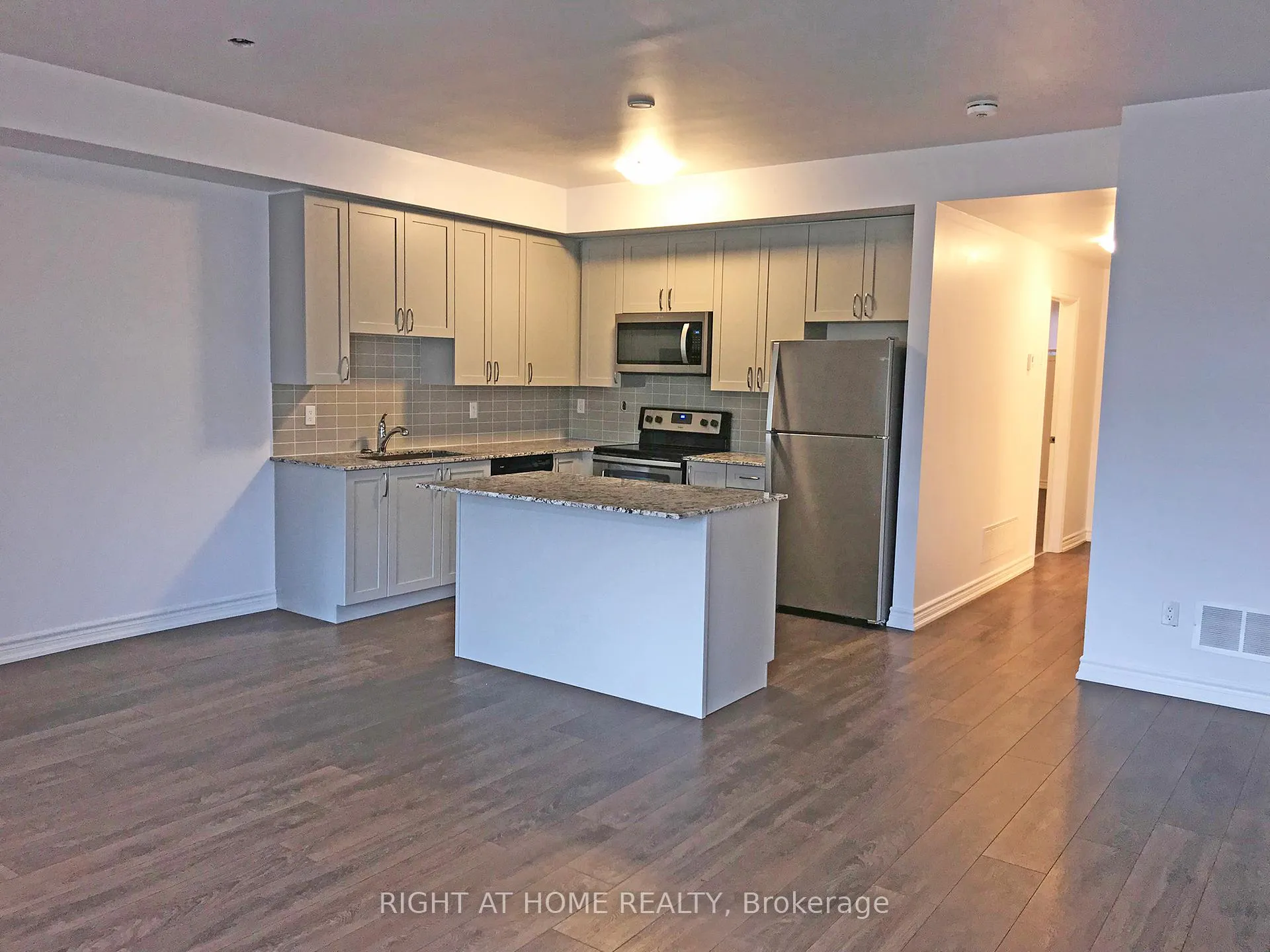 Photo 4 of Unit 413, 201 Pine Grove Road, Vaughan, Islington Woods — HOMEH