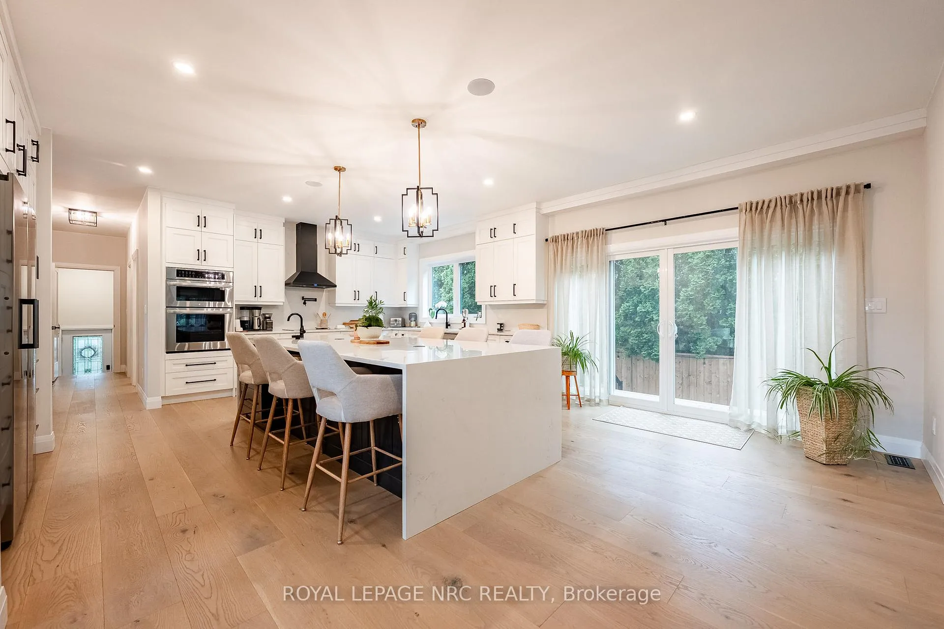 Photo 9 of 22 Lake Street, Grimsby, Grimsby Beach — HOMEH