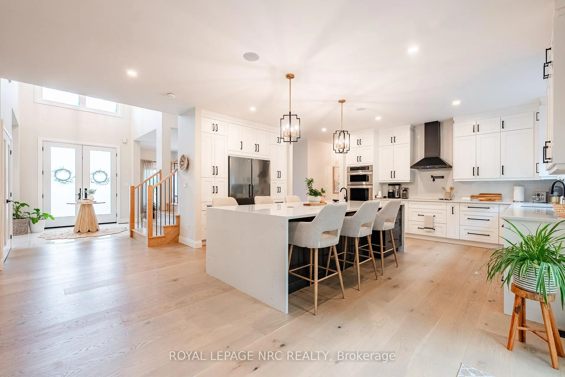 Photo 10 of 22 Lake Street, Grimsby, Grimsby Beach — HOMEH
