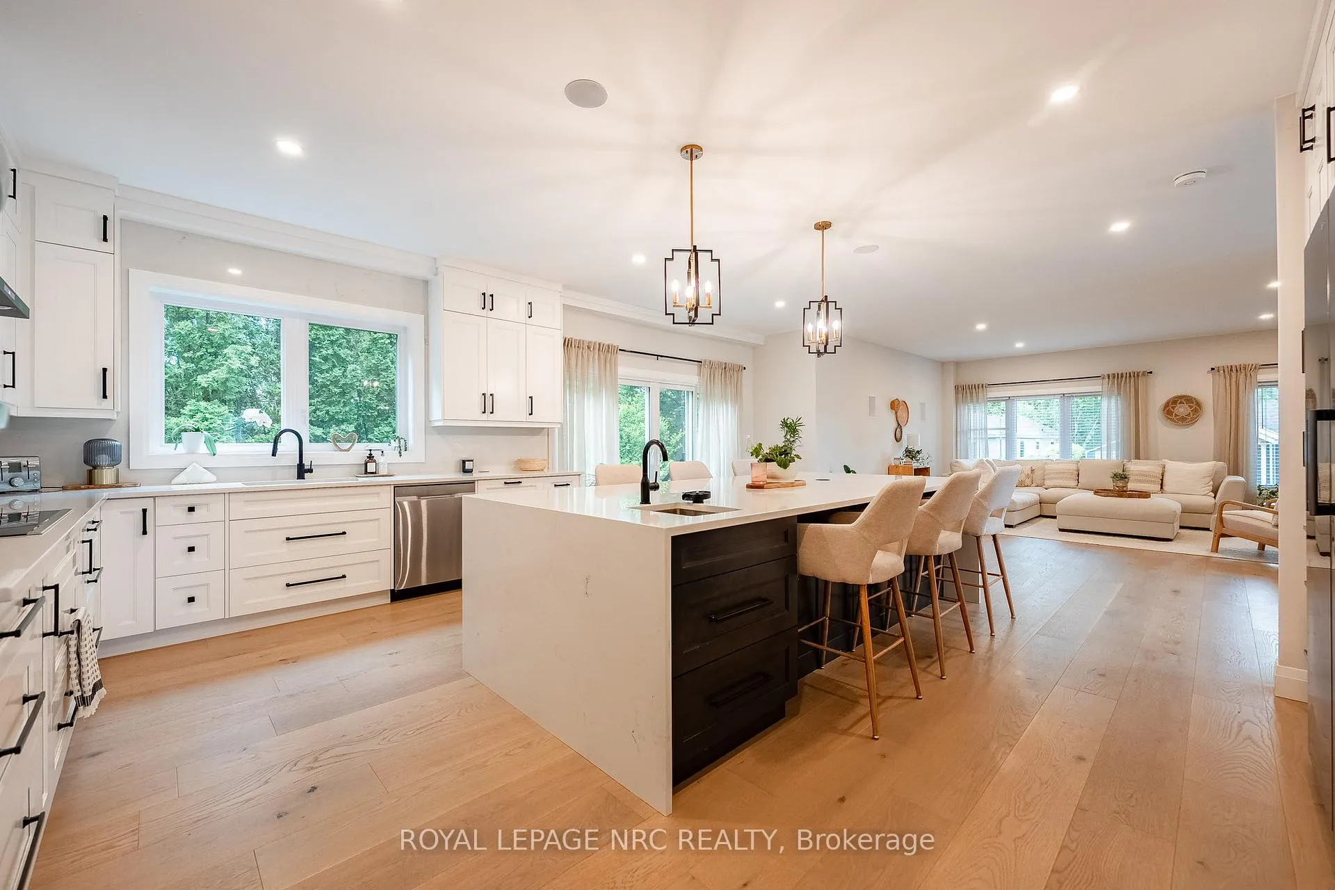Photo 12 of 22 Lake Street, Grimsby, Grimsby Beach — HOMEH