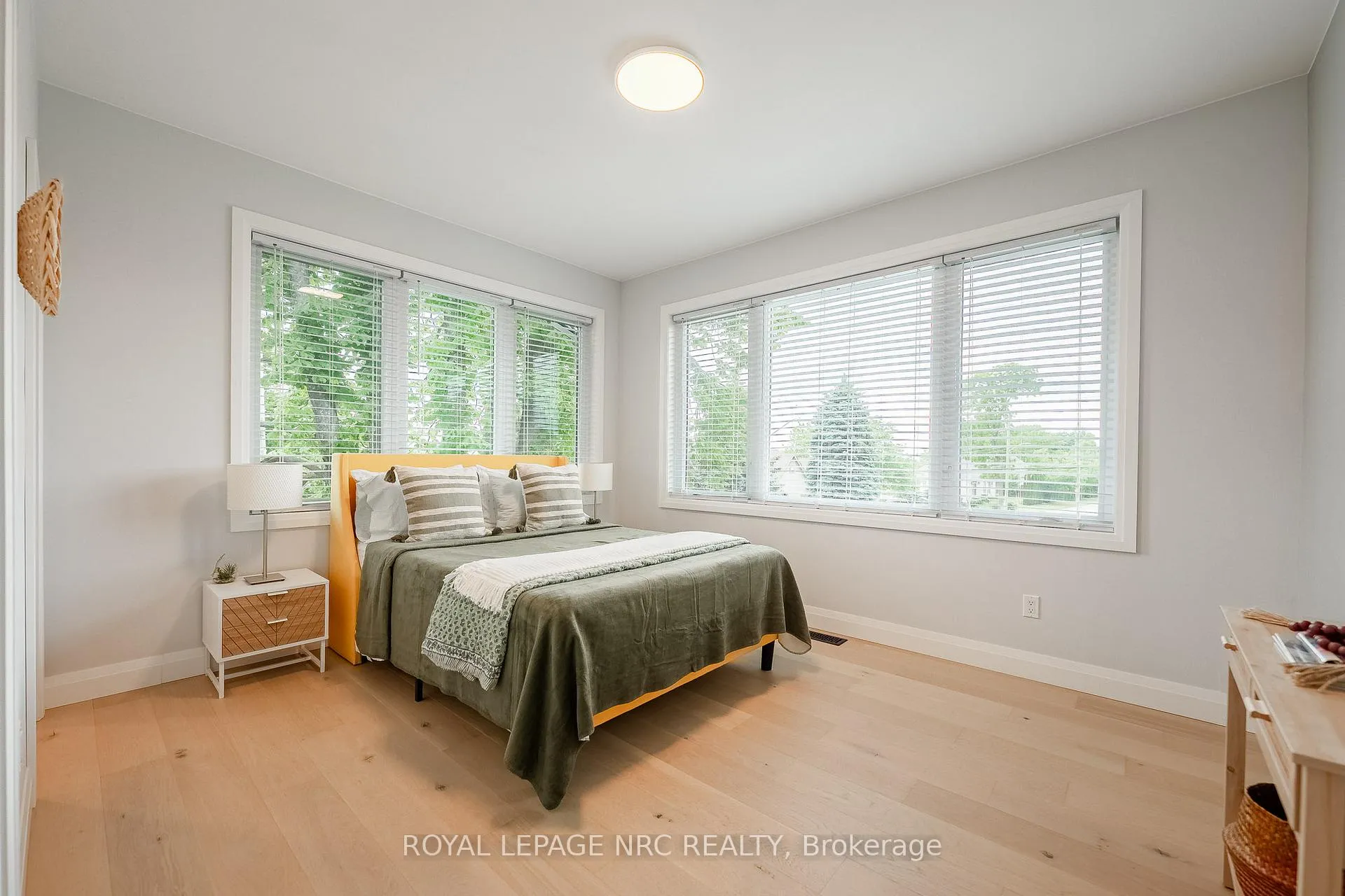 Photo 31 of 22 Lake Street, Grimsby, Grimsby Beach — HOMEH