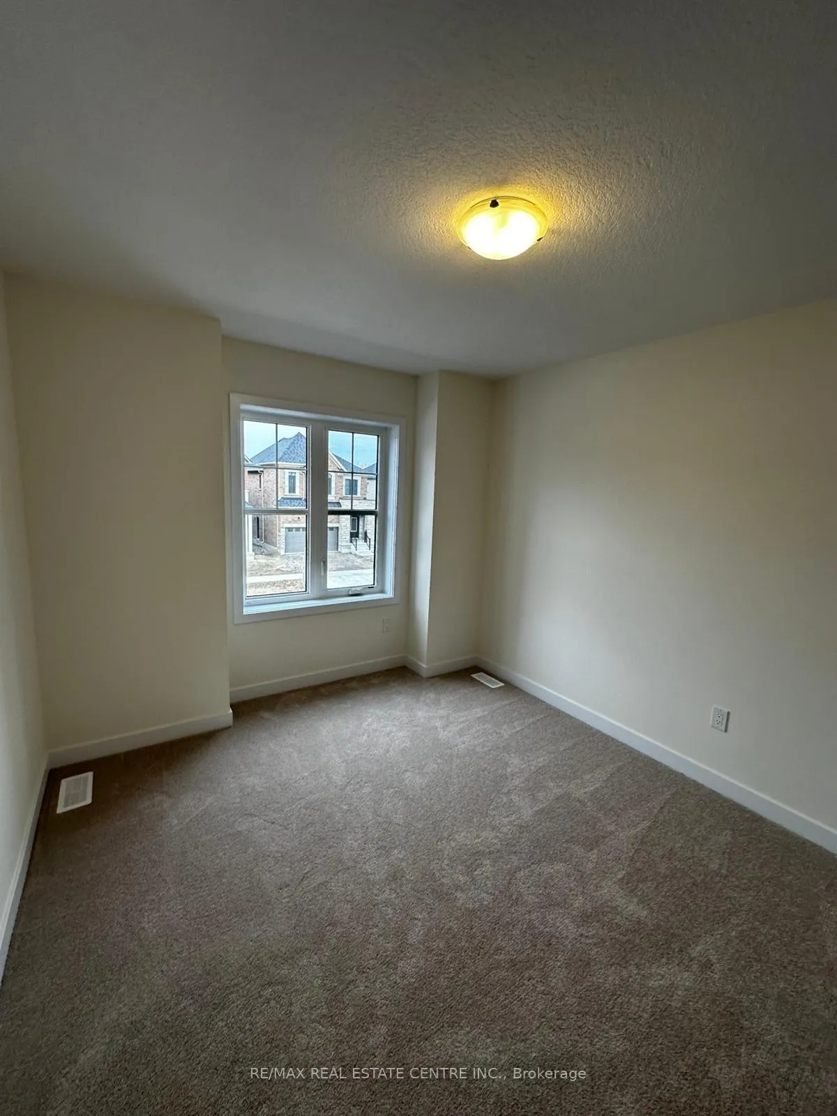 Photo 6 of 69 Moss Drive, Cambridge — HOMEH