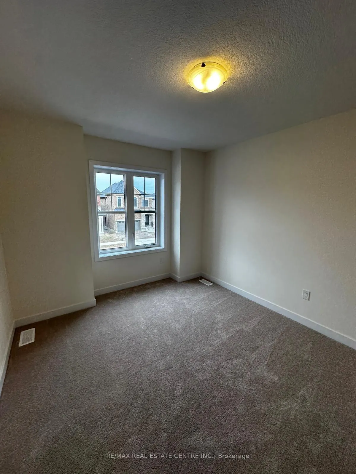 Photo 13 of 69 Moss Drive, Cambridge — HOMEH