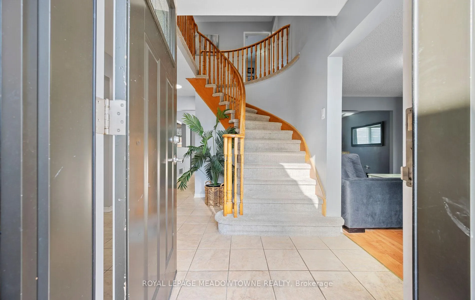 Photo 6 of 16 Cox Crescent, Brampton, Northwood Park — HOMEH