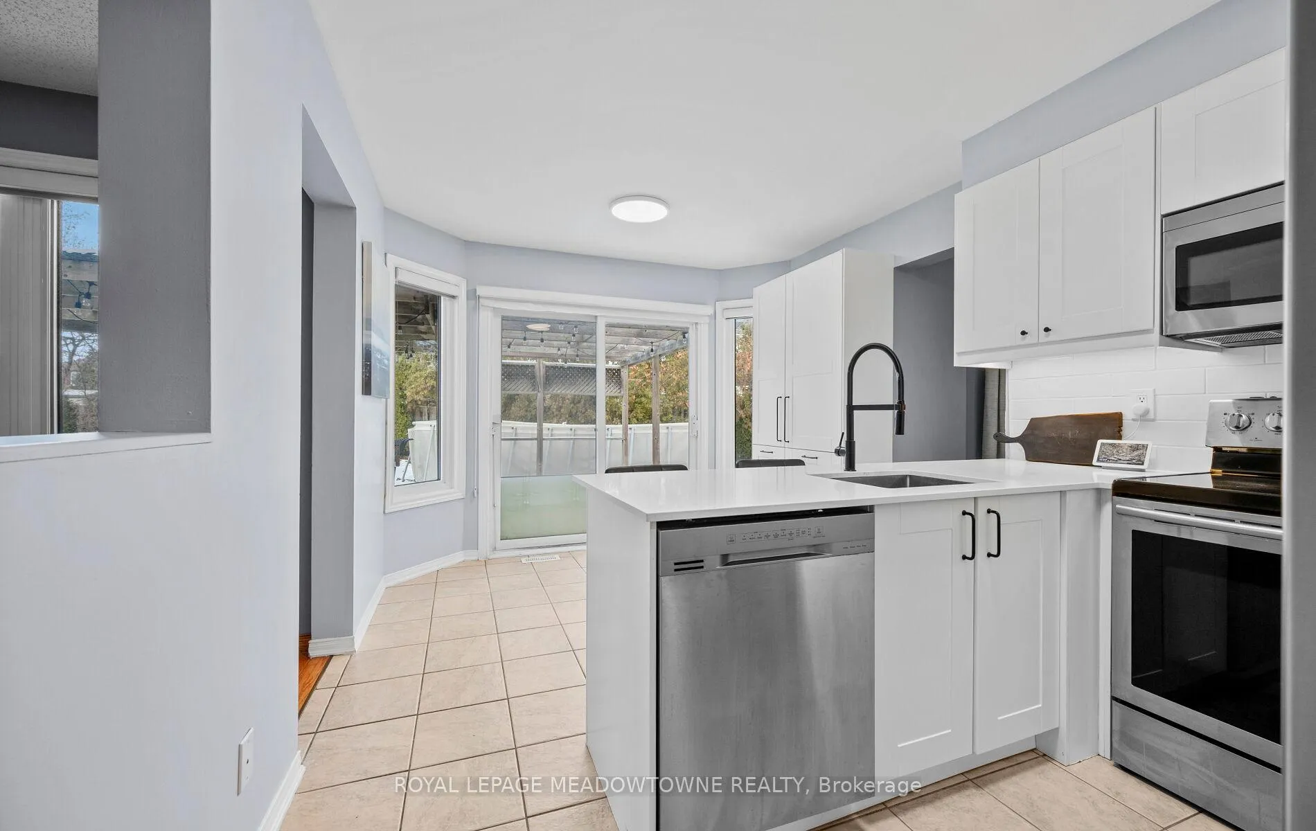 Photo 18 of 16 Cox Crescent, Brampton, Northwood Park — HOMEH