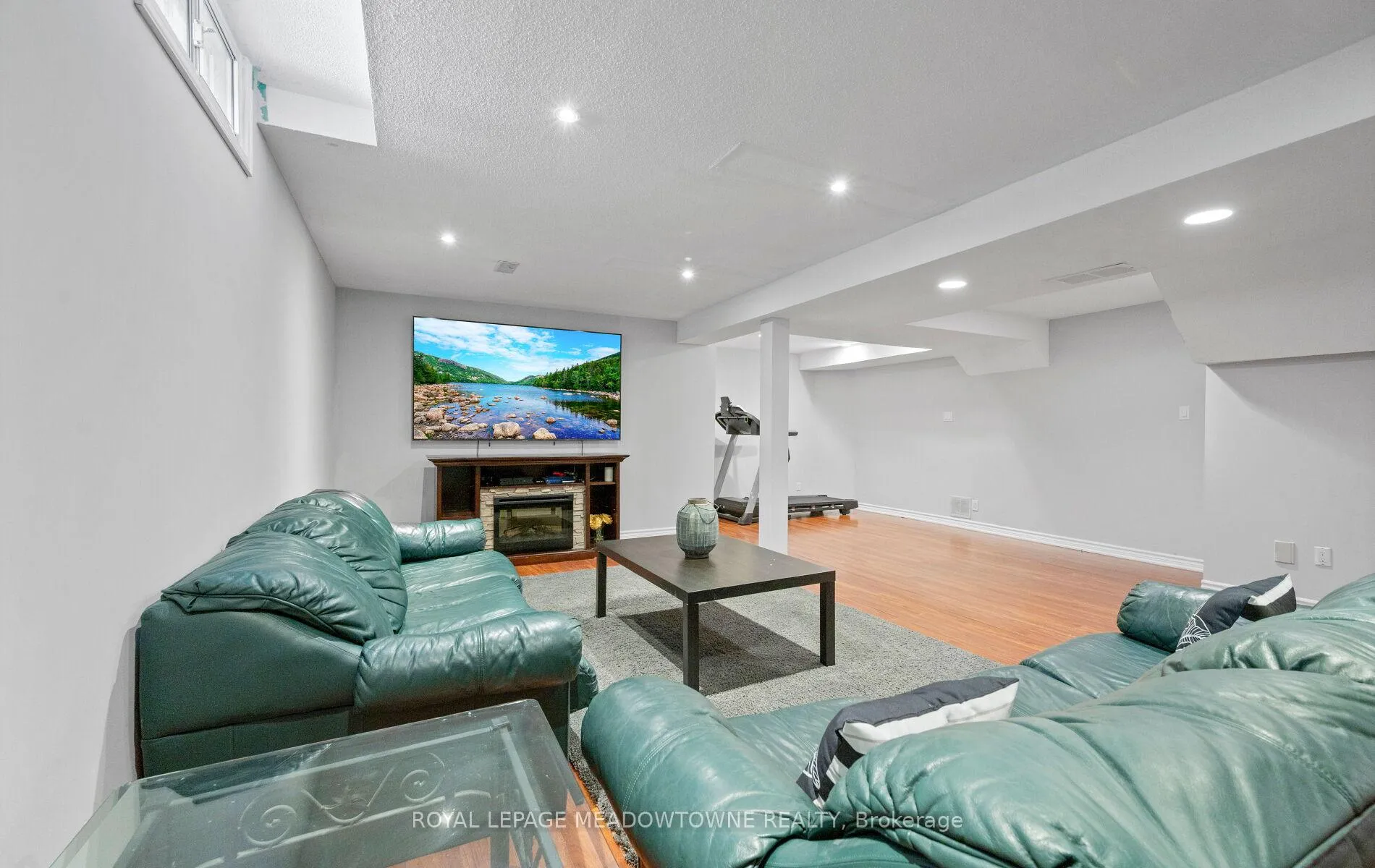 Photo 32 of 16 Cox Crescent, Brampton, Northwood Park — HOMEH