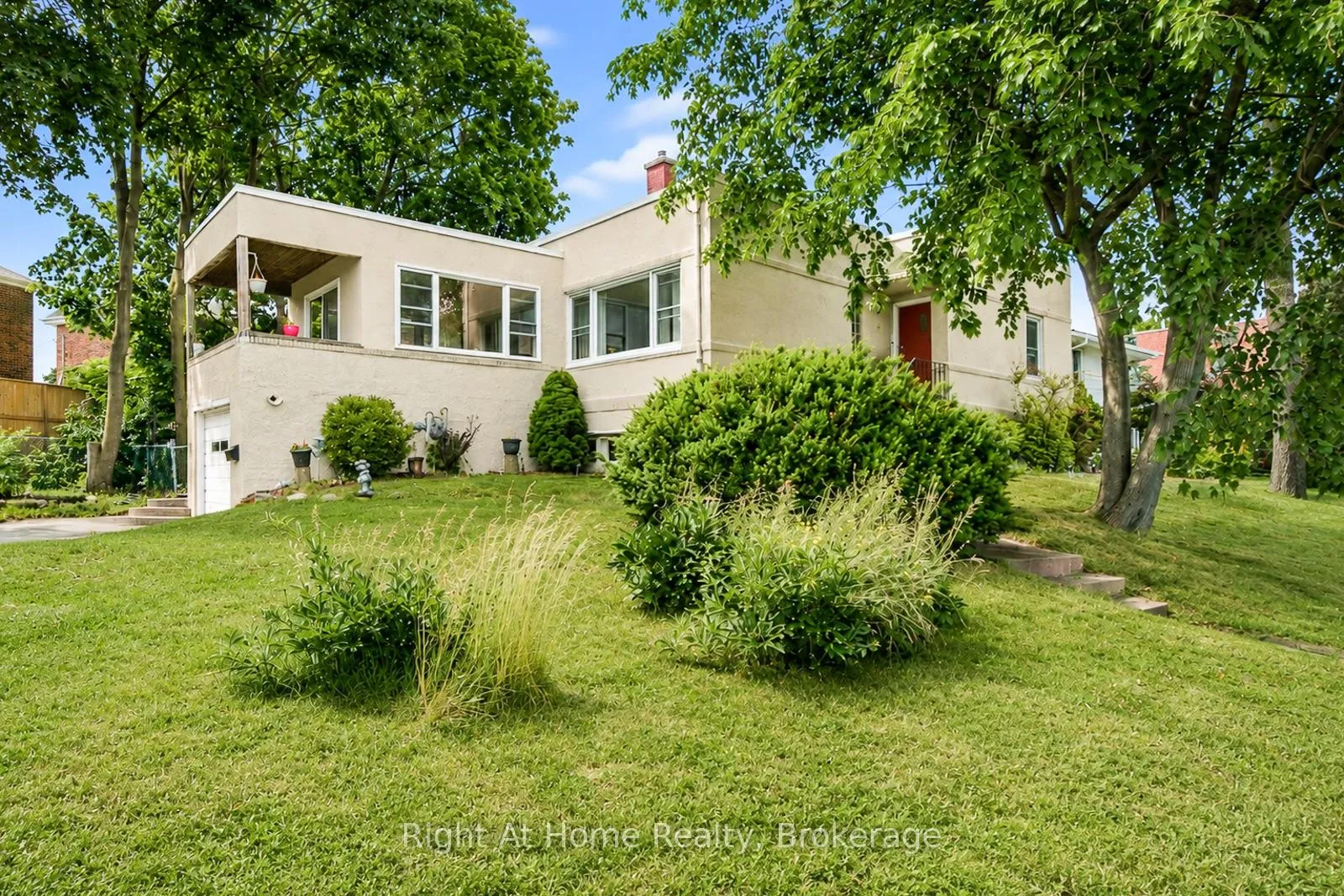 Front of 16 Oriole Park Avenue