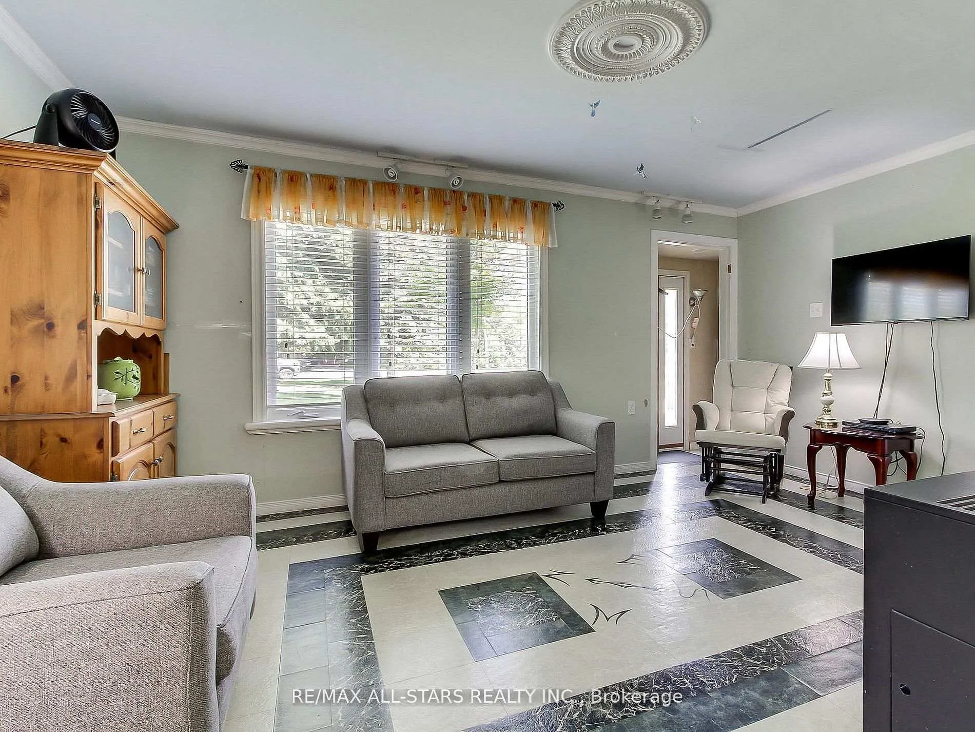 Photo 1 of 9 Riverglen Drive, Georgina, Keswick South — HOMEH