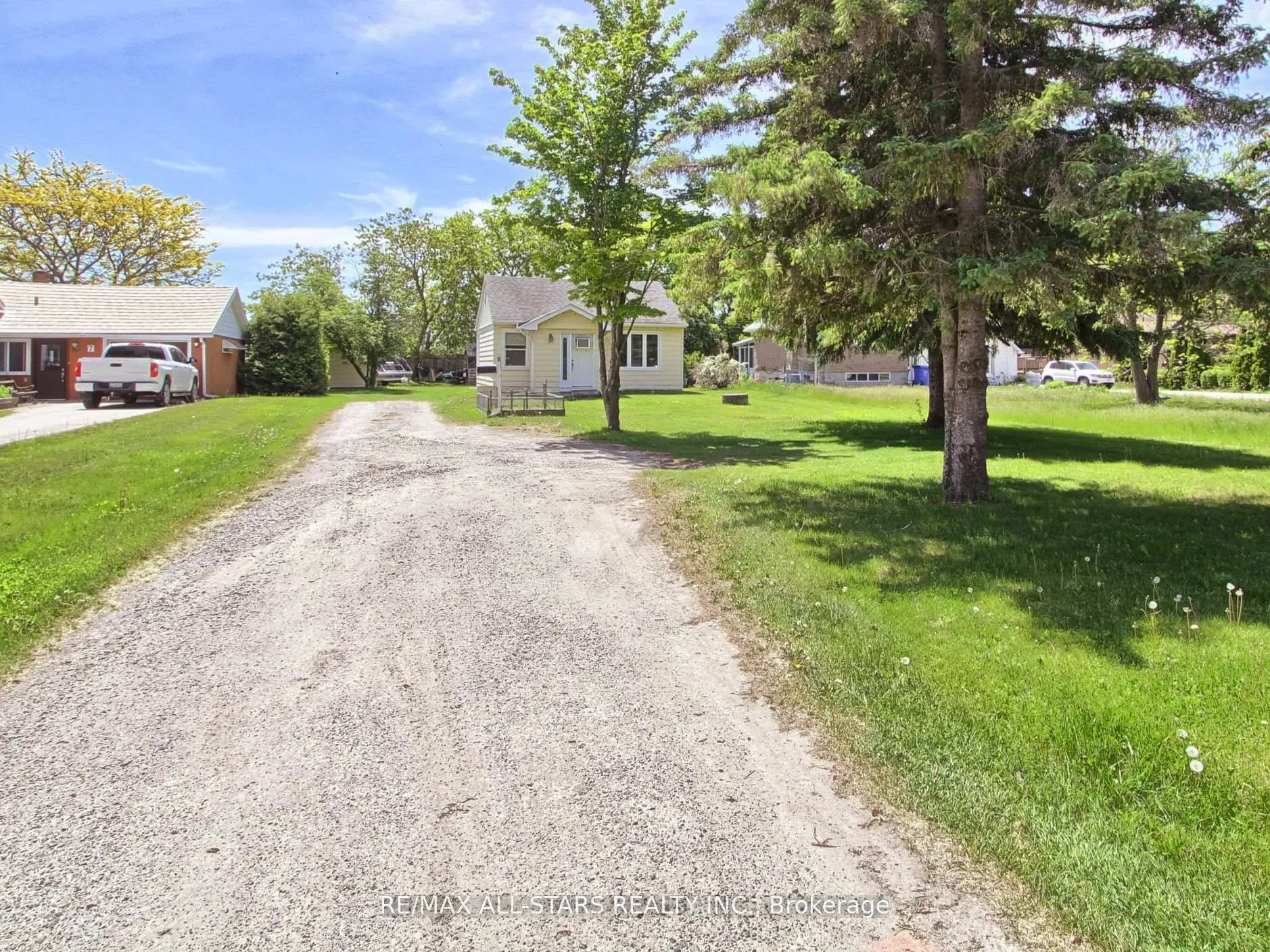 Photo 3 of 9 Riverglen Drive, Georgina, Keswick South — HOMEH