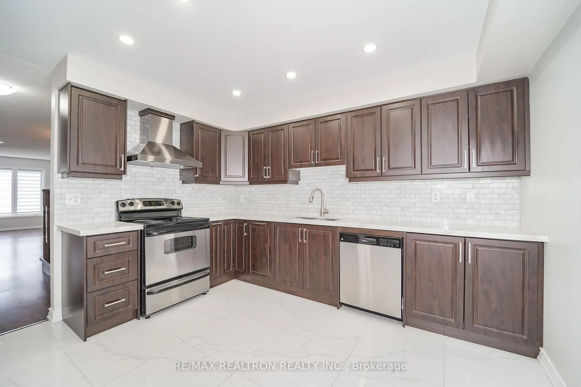 Photo 8 of 22 Webbford Street, Ajax, South West — HOMEH