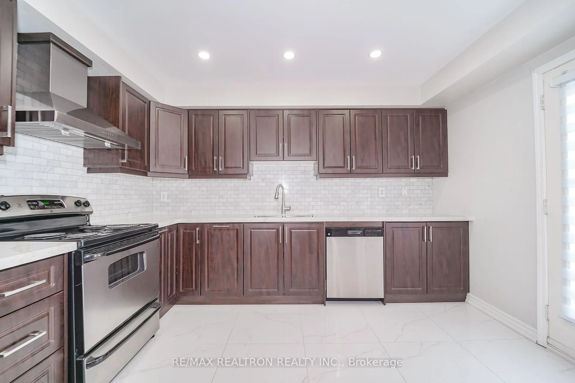 Photo 9 of 22 Webbford Street, Ajax, South West — HOMEH