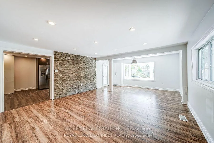 Photo 4 of 158 Beach Road, Georgina, Keswick North — HOMEH