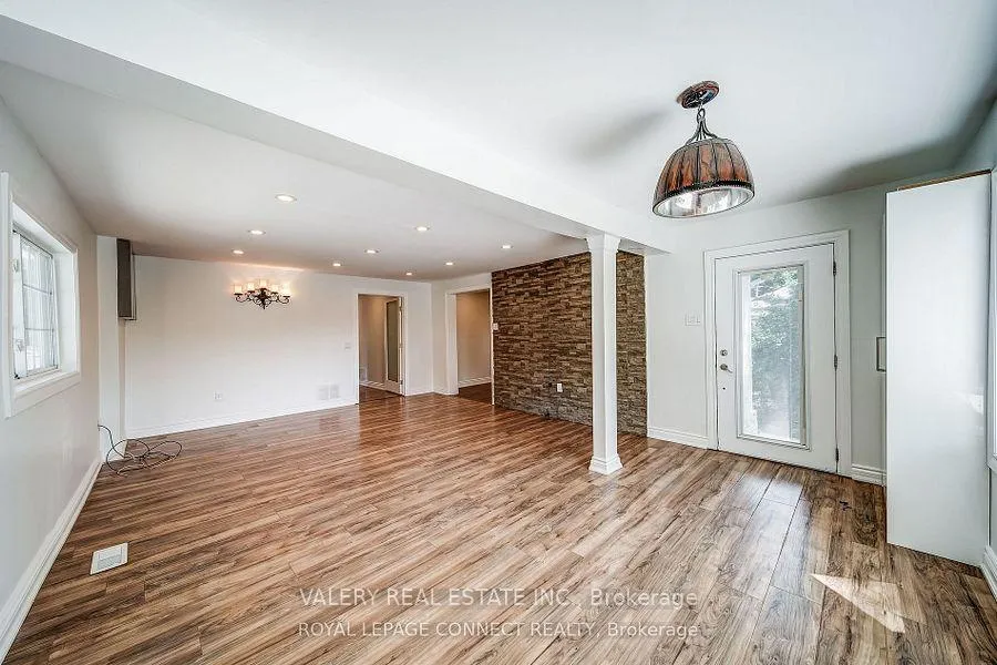 Photo 3 of 158 Beach Road, Georgina, Keswick North — HOMEH