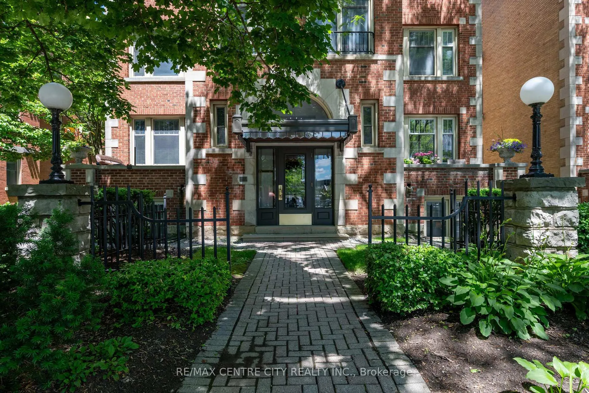 Photo 1 of Unit 401, 280 Queens Avenue S, London, East F — HOMEH