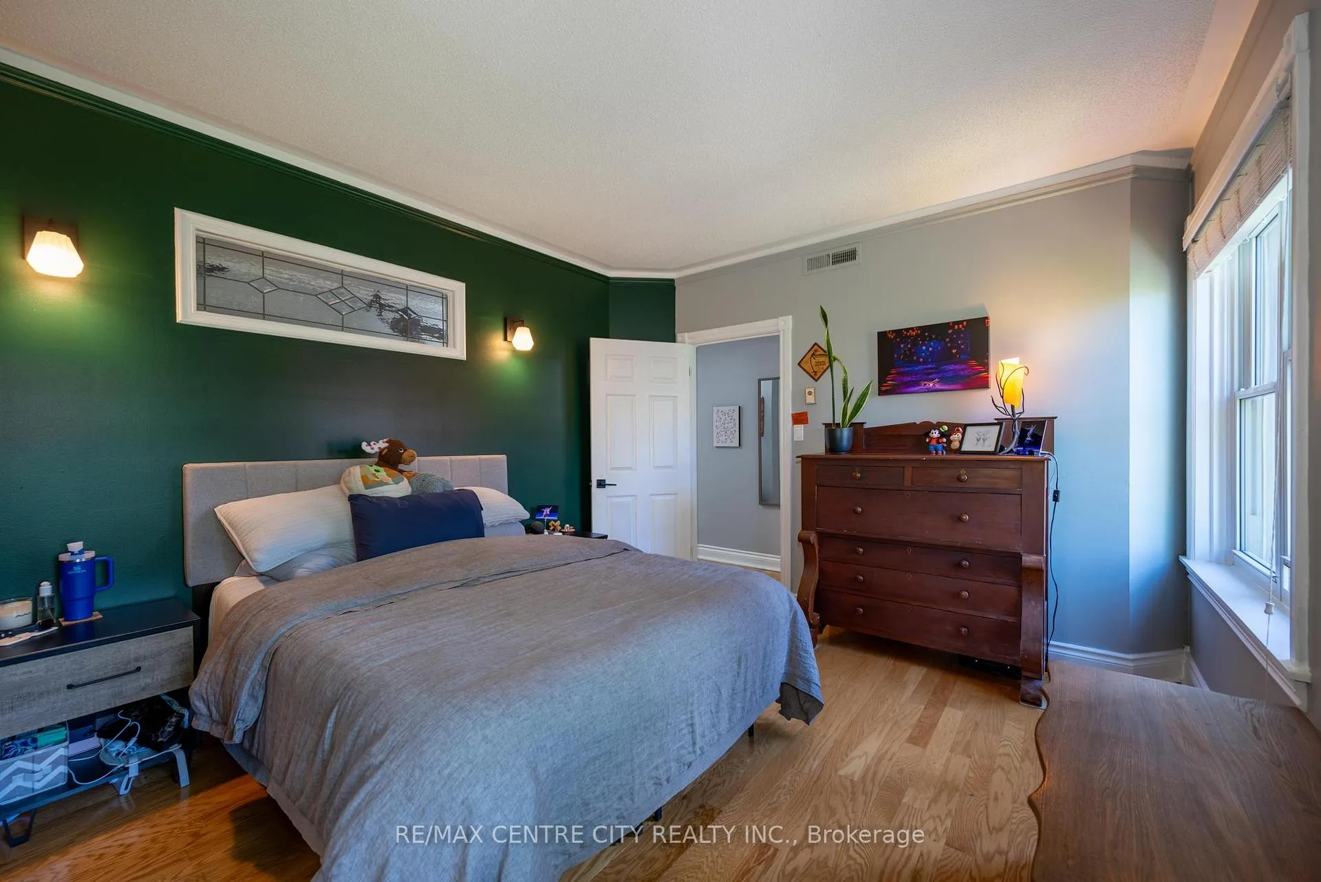 Photo 40 of Unit 401, 280 Queens Avenue S, London, East F — HOMEH