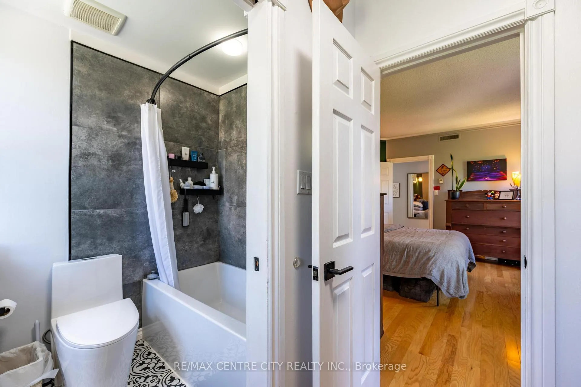 Photo 42 of Unit 401, 280 Queens Avenue S, London, East F — HOMEH