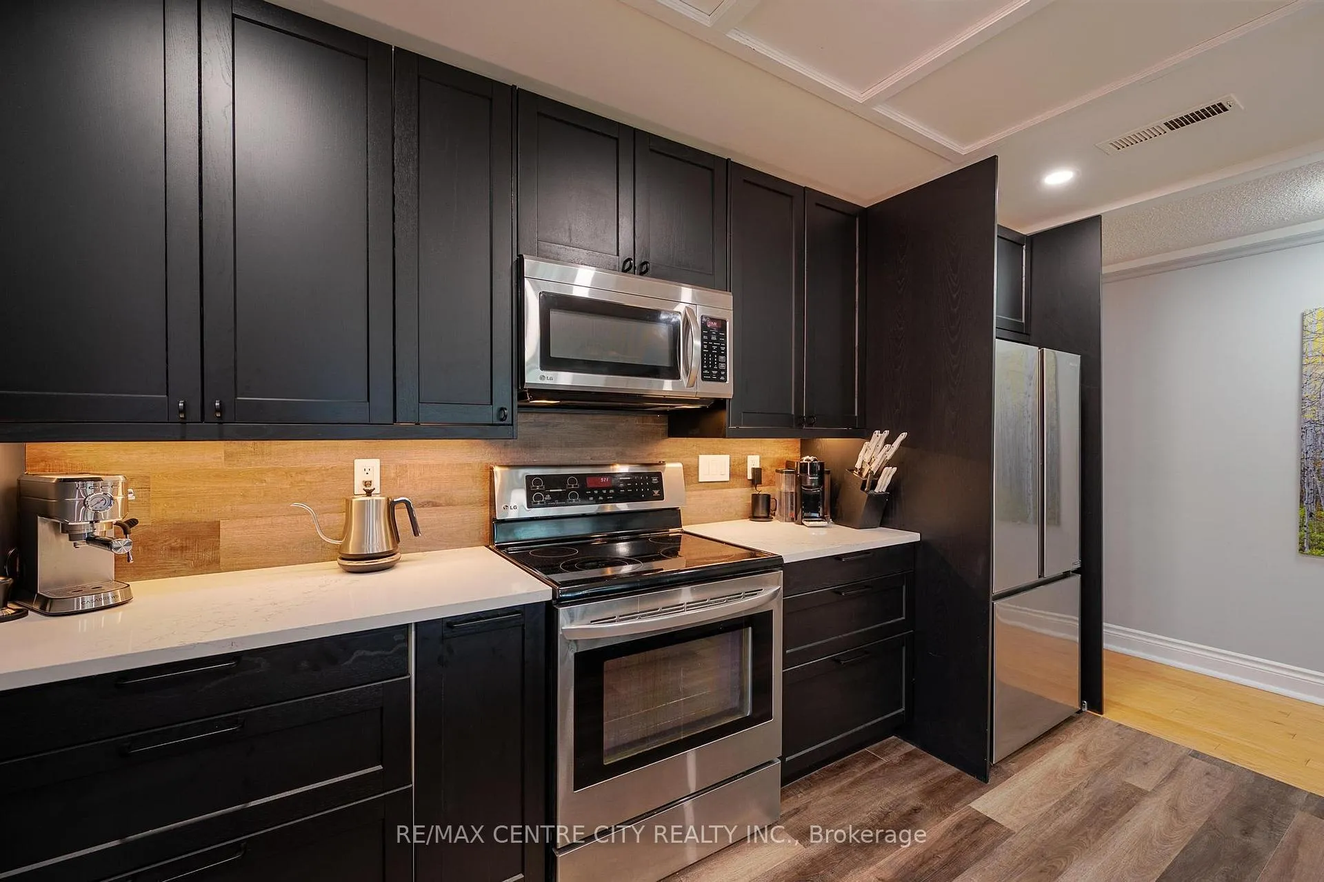 Photo 56 of Unit 401, 280 Queens Avenue S, London, East F — HOMEH