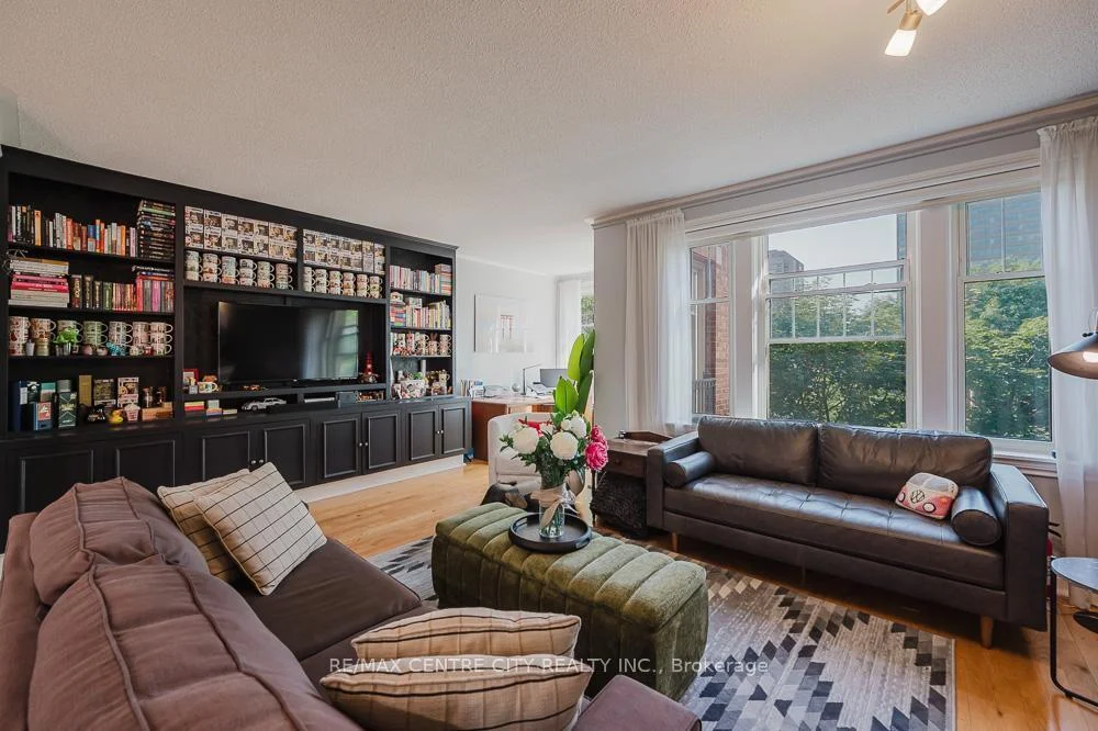 Photo 2 of Unit 401, 280 Queens Avenue S, London, East F — HOMEH