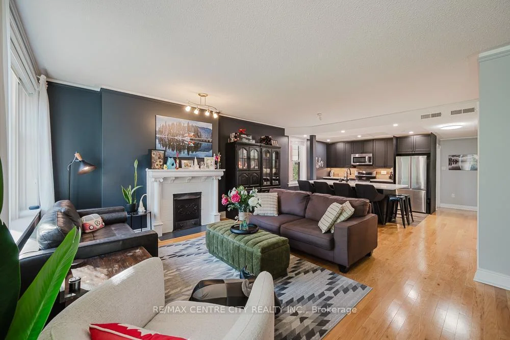 Photo 3 of Unit 401, 280 Queens Avenue S, London, East F — HOMEH