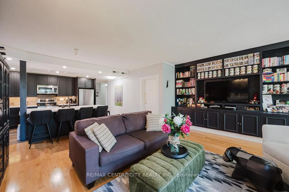 Photo 8 of Unit 401, 280 Queens Avenue S, London, East F — HOMEH