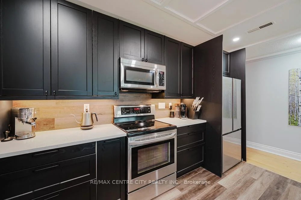 Photo 11 of Unit 401, 280 Queens Avenue S, London, East F — HOMEH