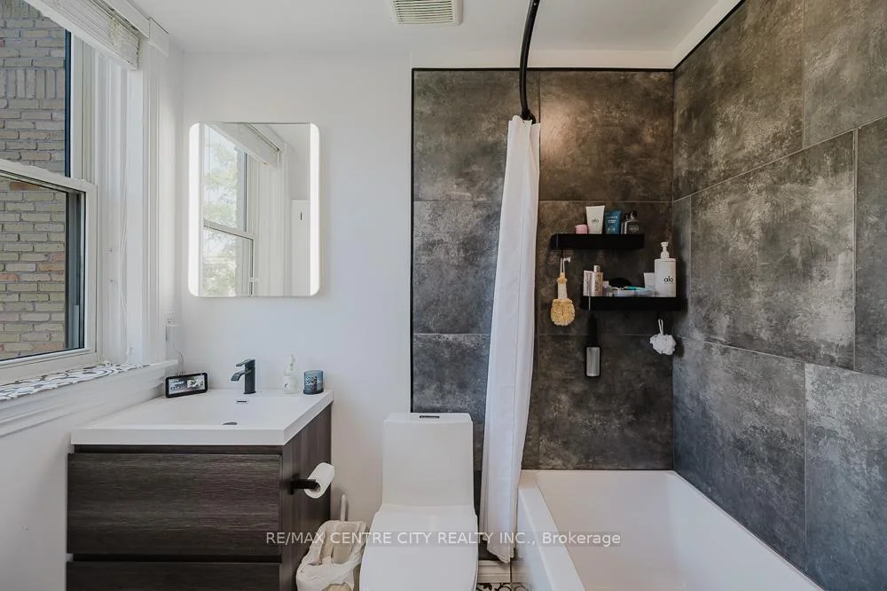 Photo 17 of Unit 401, 280 Queens Avenue S, London, East F — HOMEH