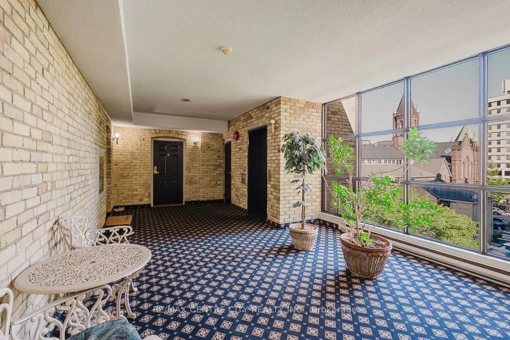 Photo 30 of Unit 401, 280 Queens Avenue S, London, East F — HOMEH