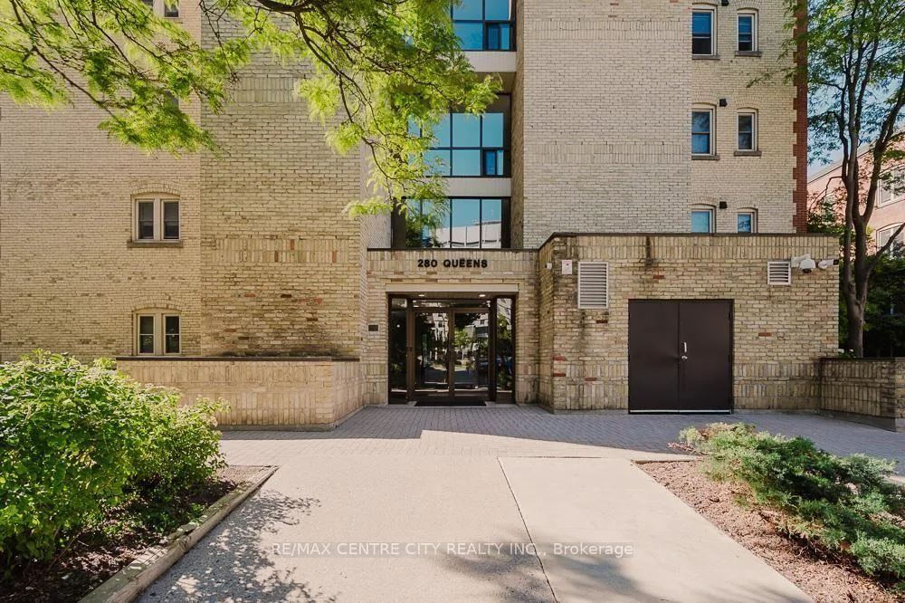 Photo of Unit 401, 280 Queens Avenue S