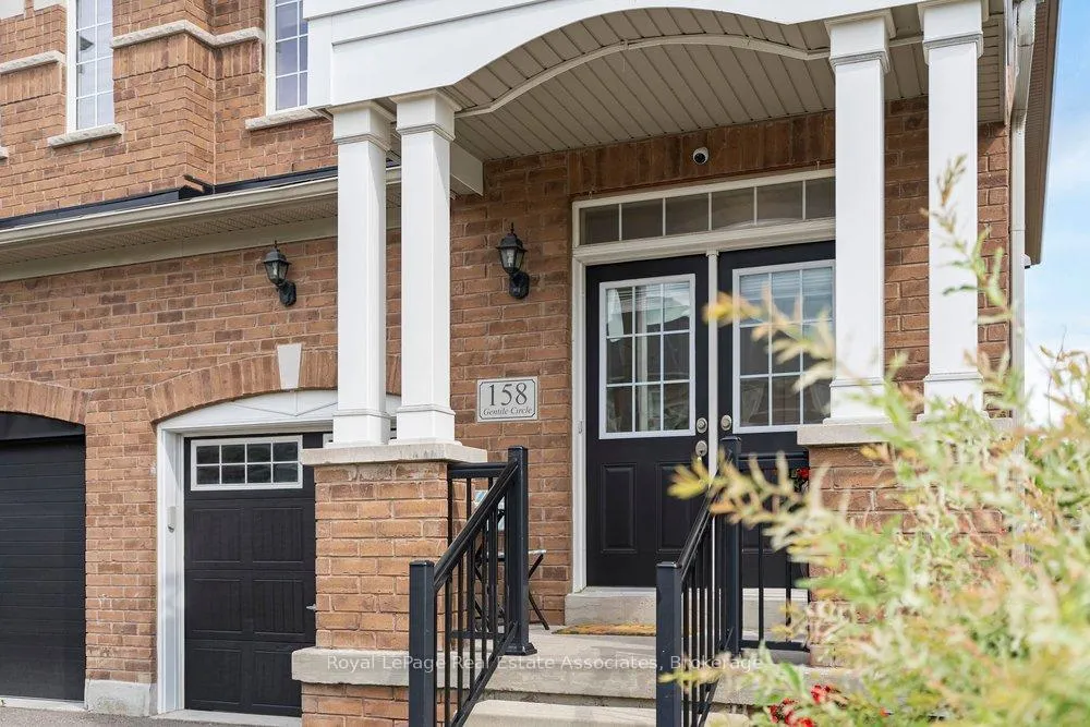 Photo 2 of 158 Gentile Circle, Vaughan, Elder Mills — HOMEH