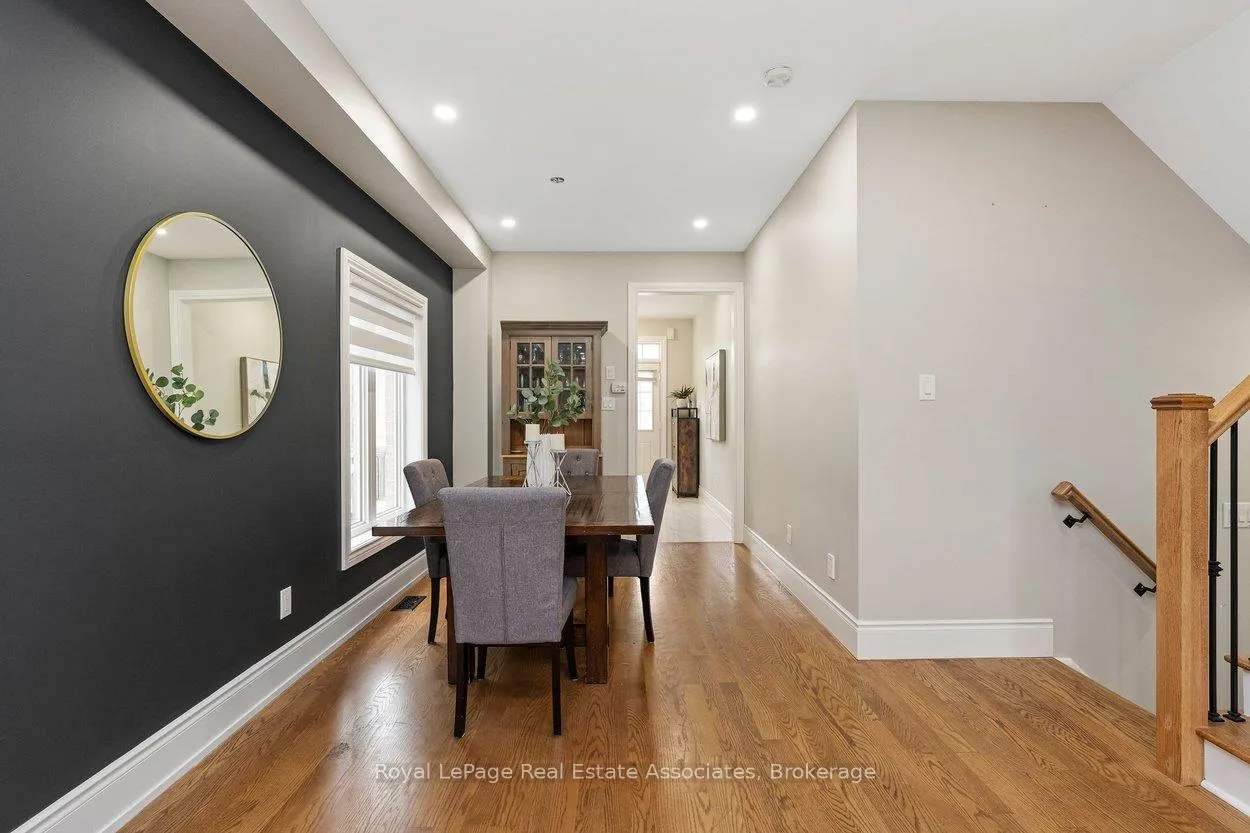 Photo 5 of 158 Gentile Circle, Vaughan, Elder Mills — HOMEH