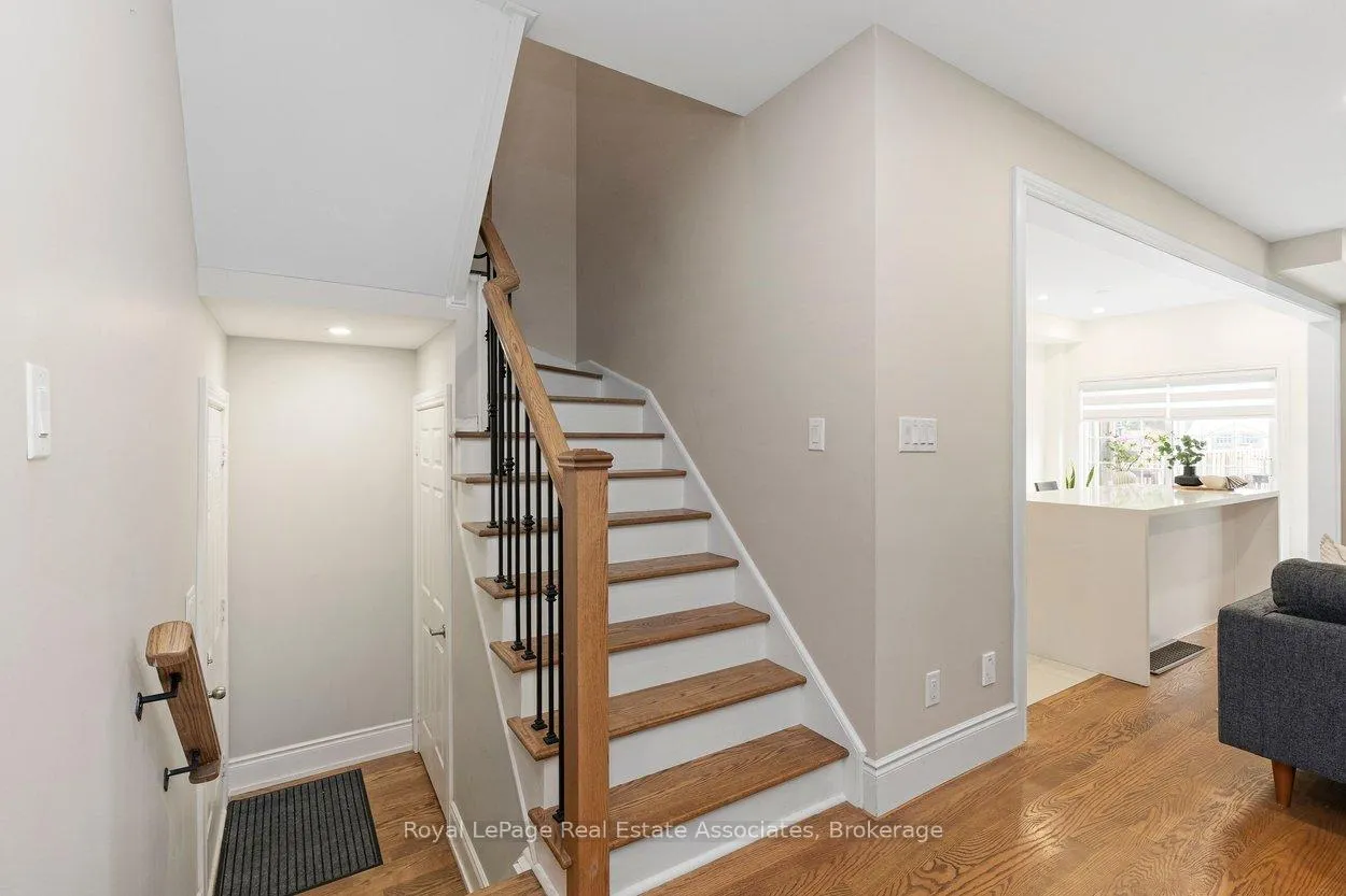Photo 18 of 158 Gentile Circle, Vaughan, Elder Mills — HOMEH