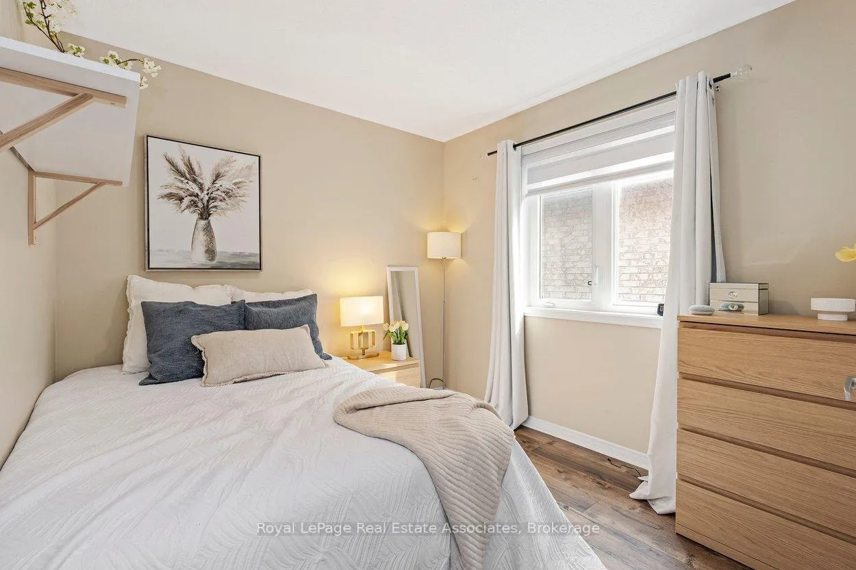 Photo 25 of 158 Gentile Circle, Vaughan, Elder Mills — HOMEH