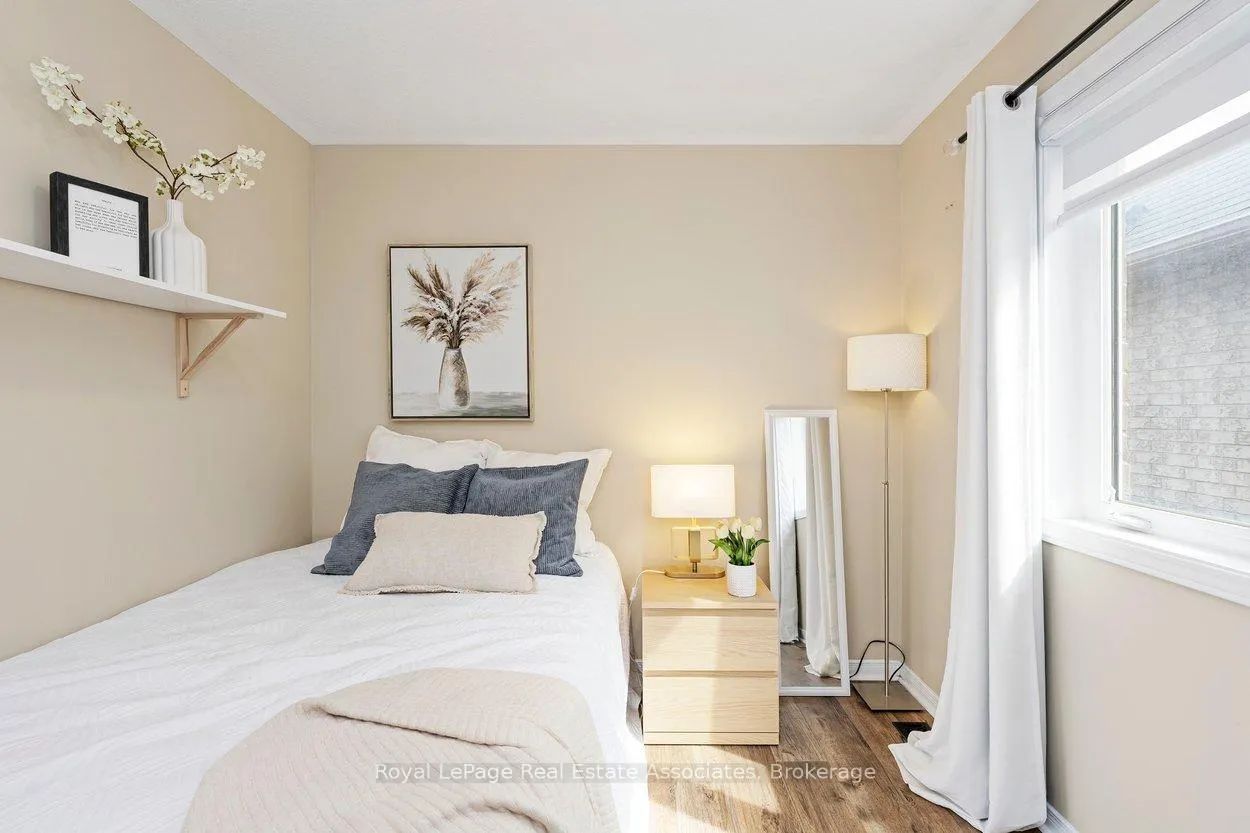 Photo 26 of 158 Gentile Circle, Vaughan, Elder Mills — HOMEH